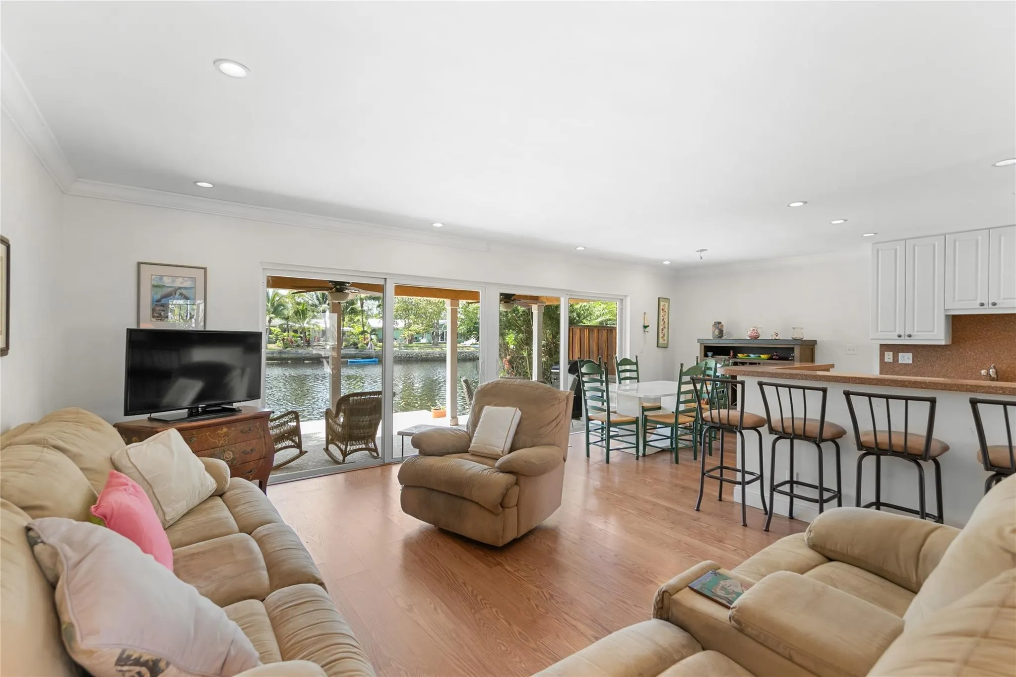 17 Middlesex Dr, #17