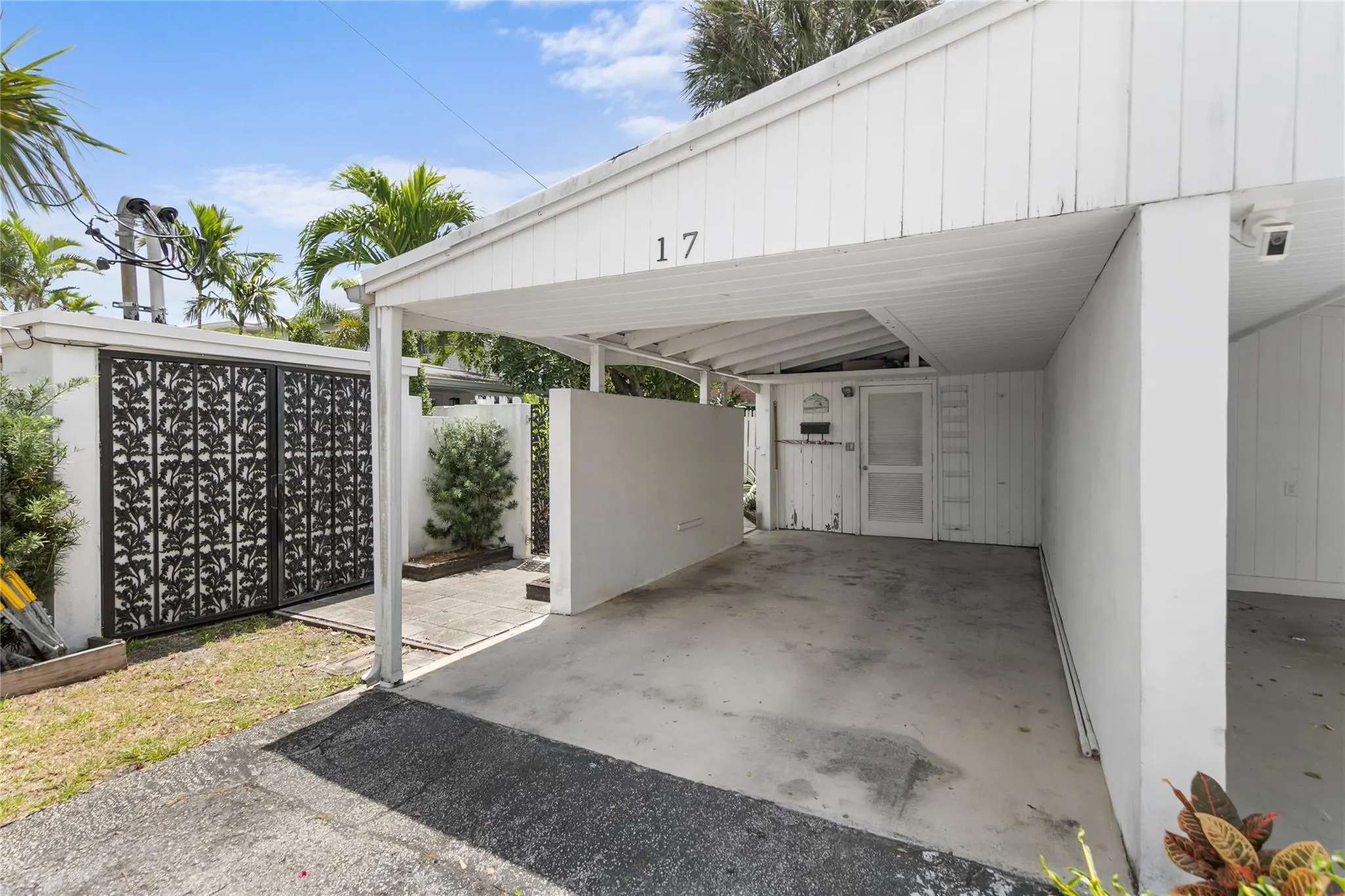 17 Middlesex Dr, #17