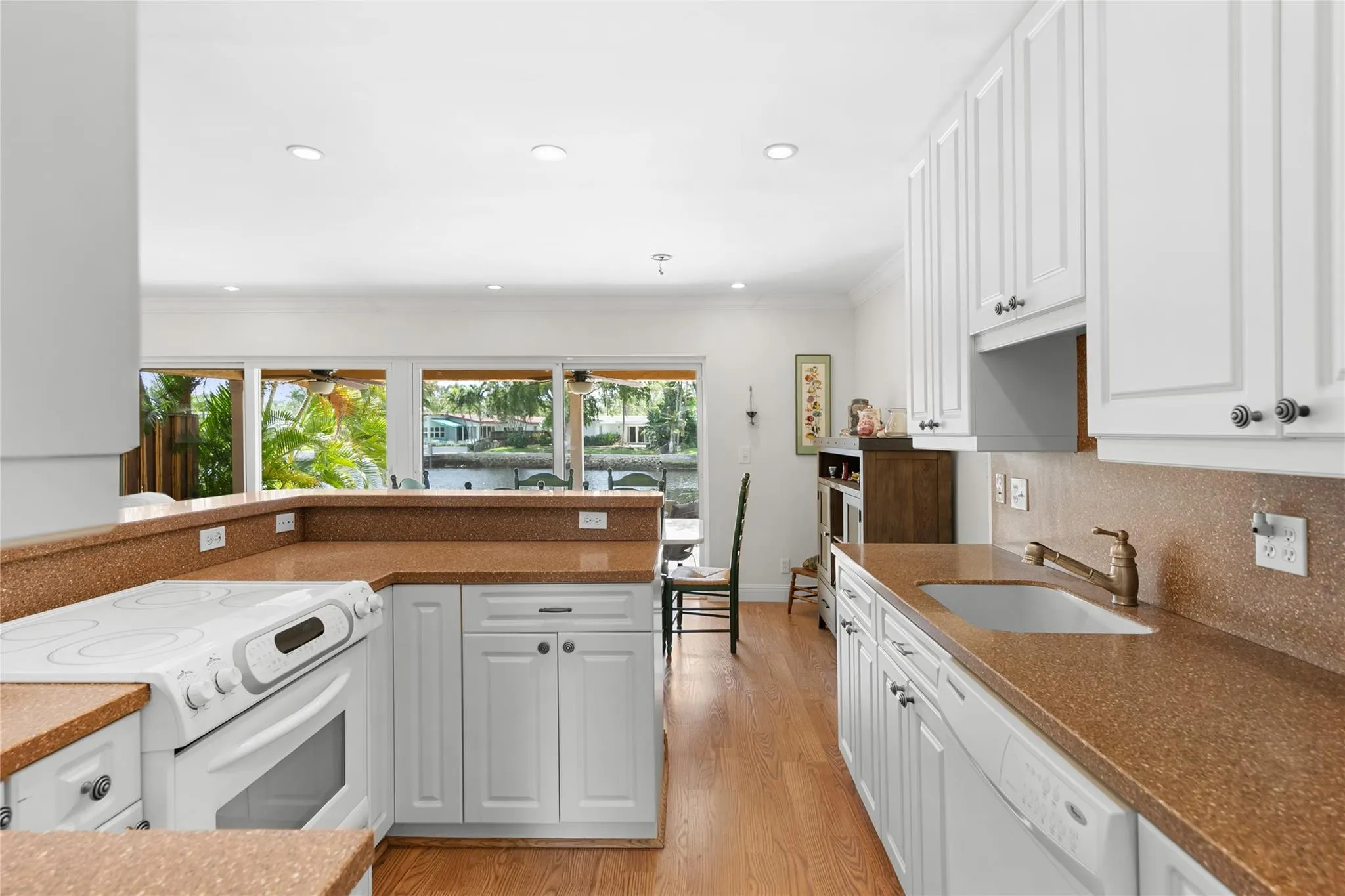17 Middlesex Dr, #17