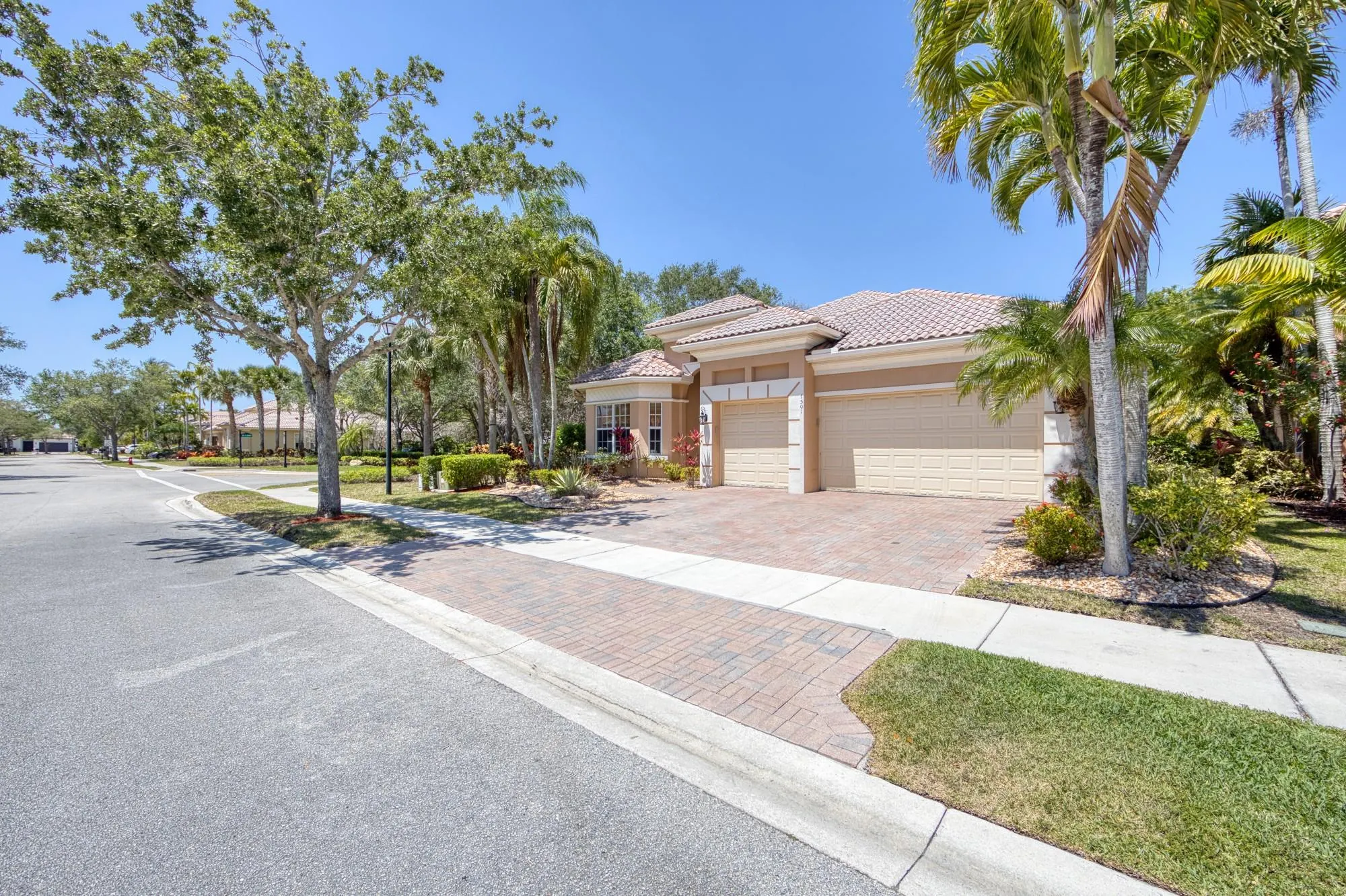 7501 NW 115th Ter