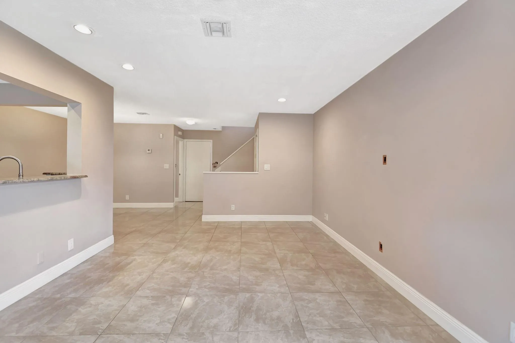 5043 Pointe Emerald Ln