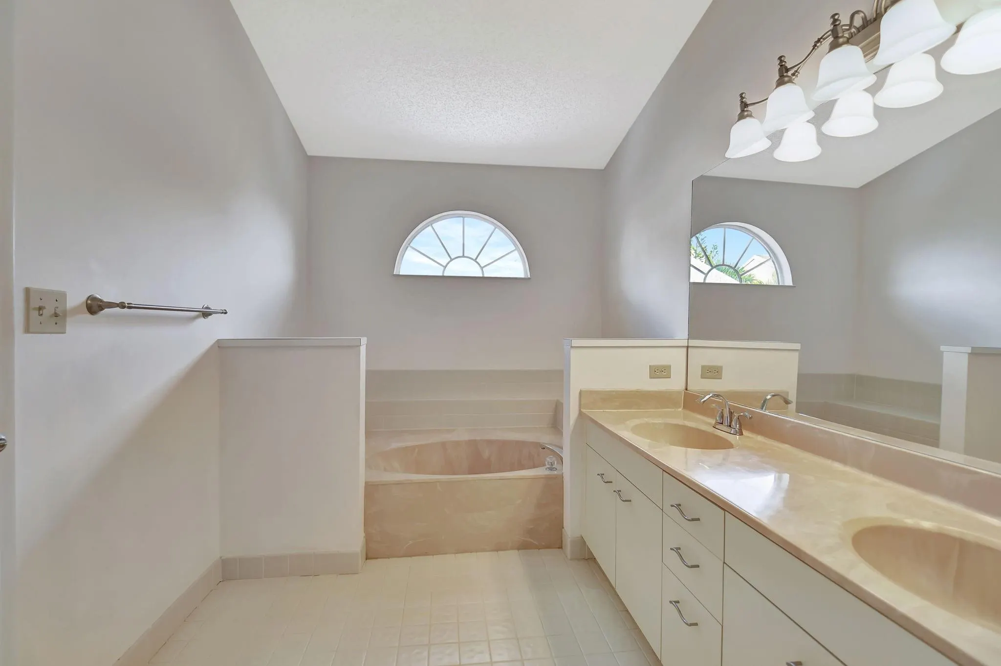 5043 Pointe Emerald Ln