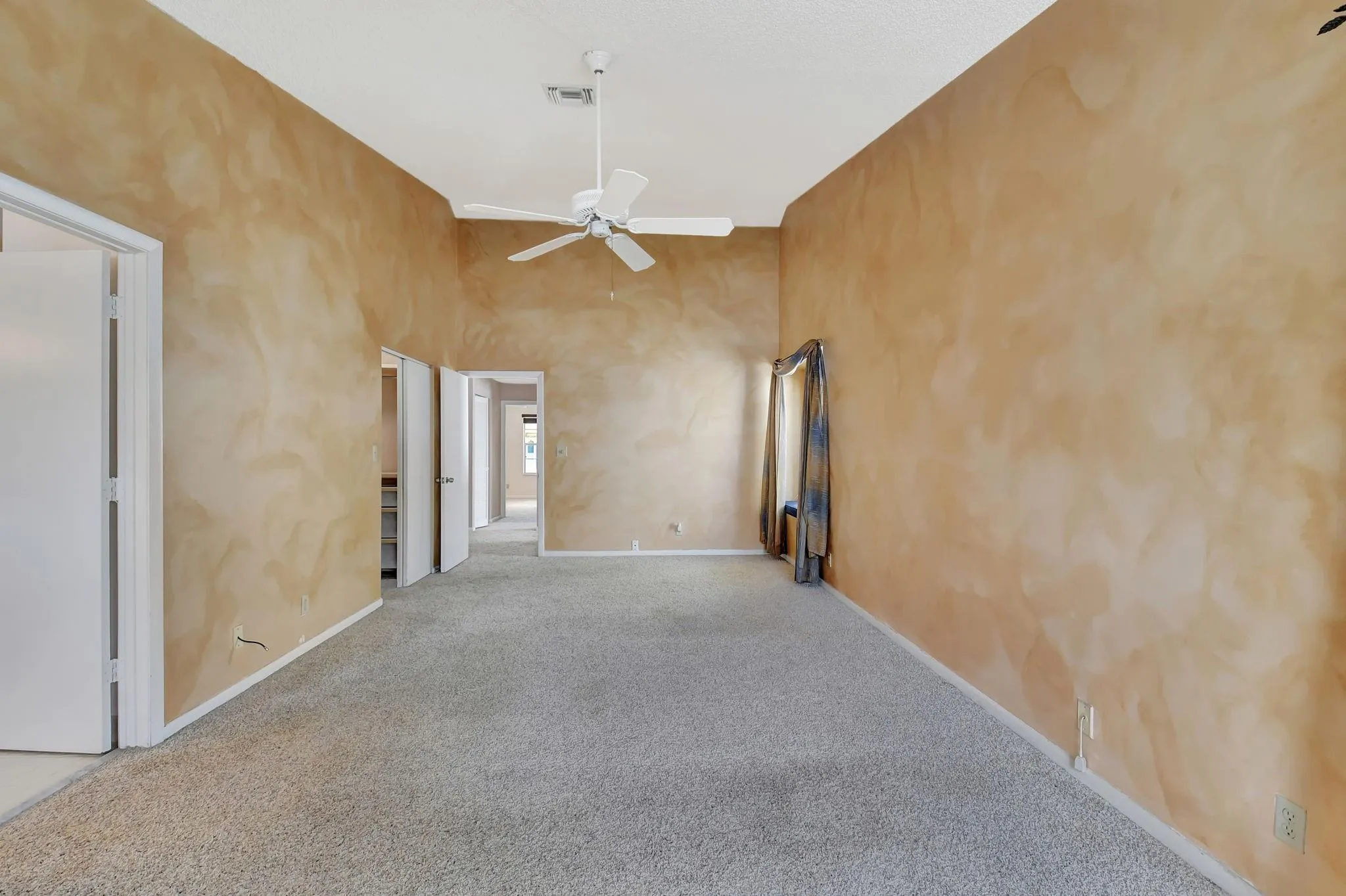 5043 Pointe Emerald Ln