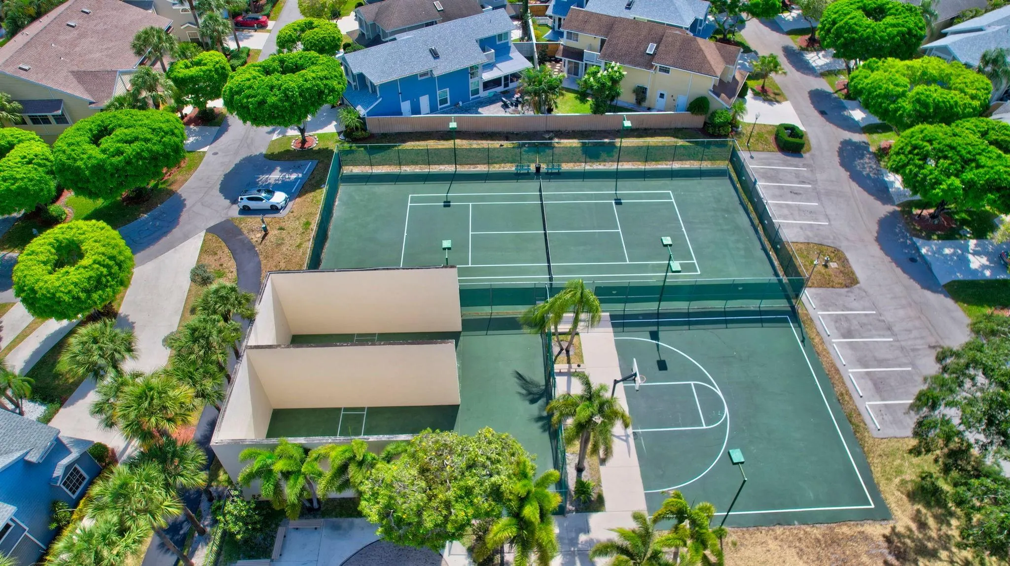 5043 Pointe Emerald Ln