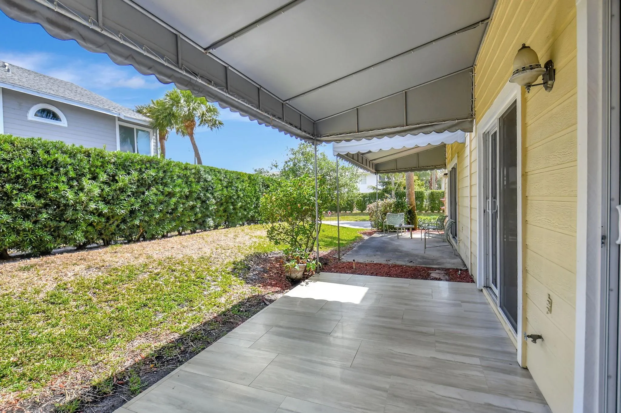 5043 Pointe Emerald Ln