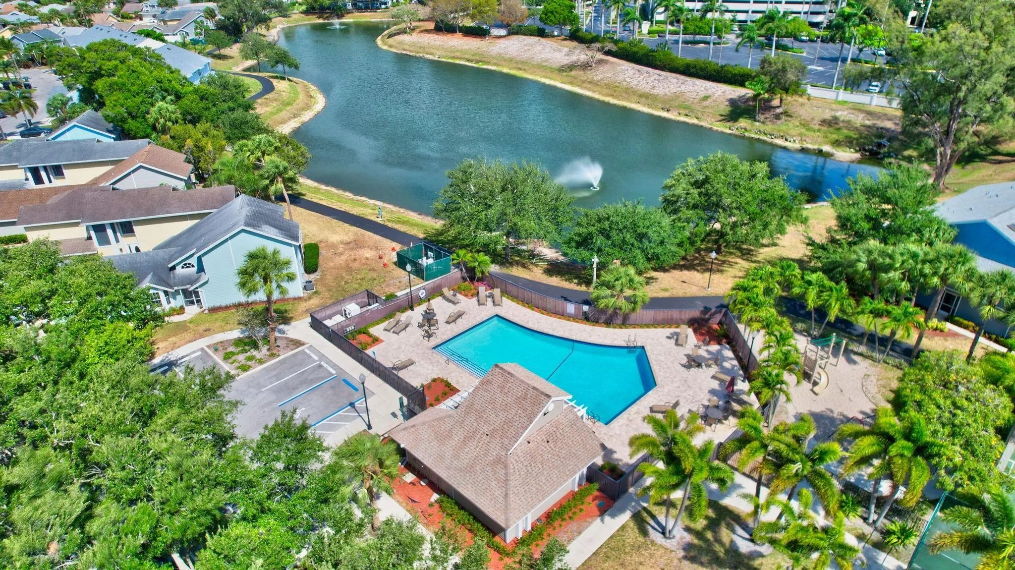5043 Pointe Emerald Ln