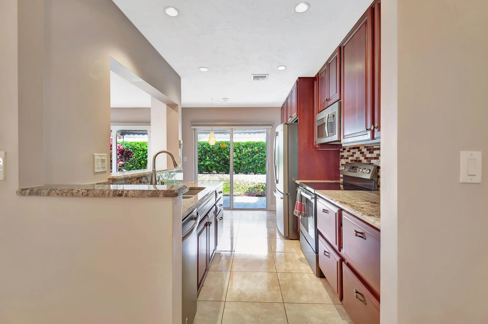 5043 Pointe Emerald Ln