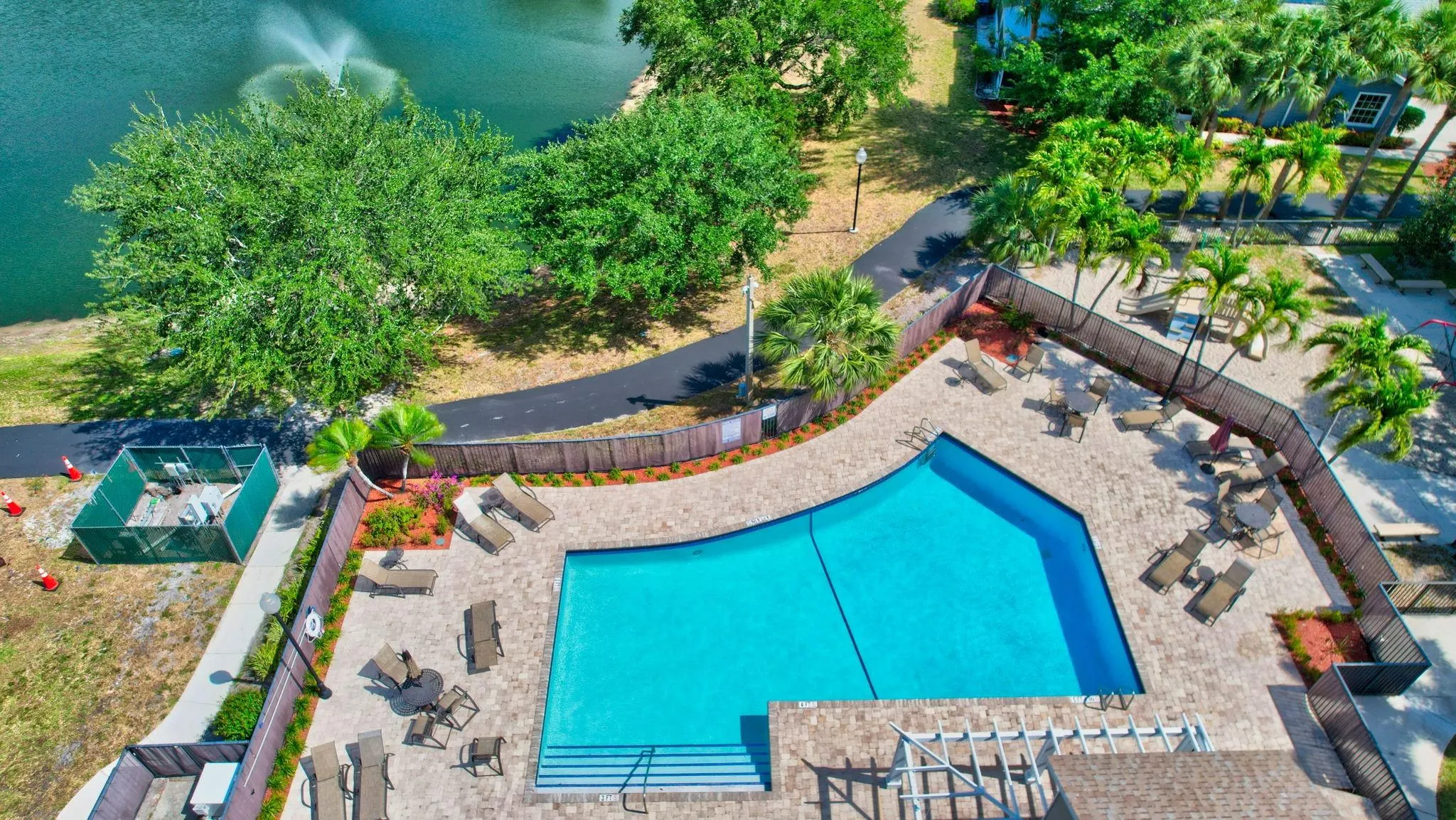 5043 Pointe Emerald Ln