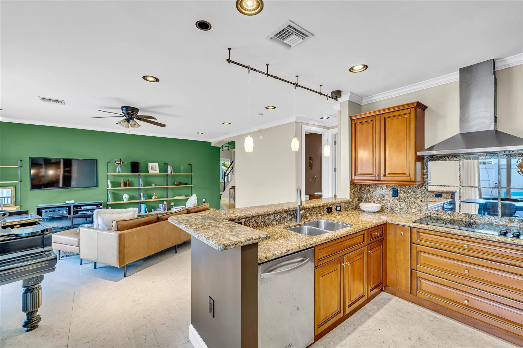 488 SW 5th Ave, #488