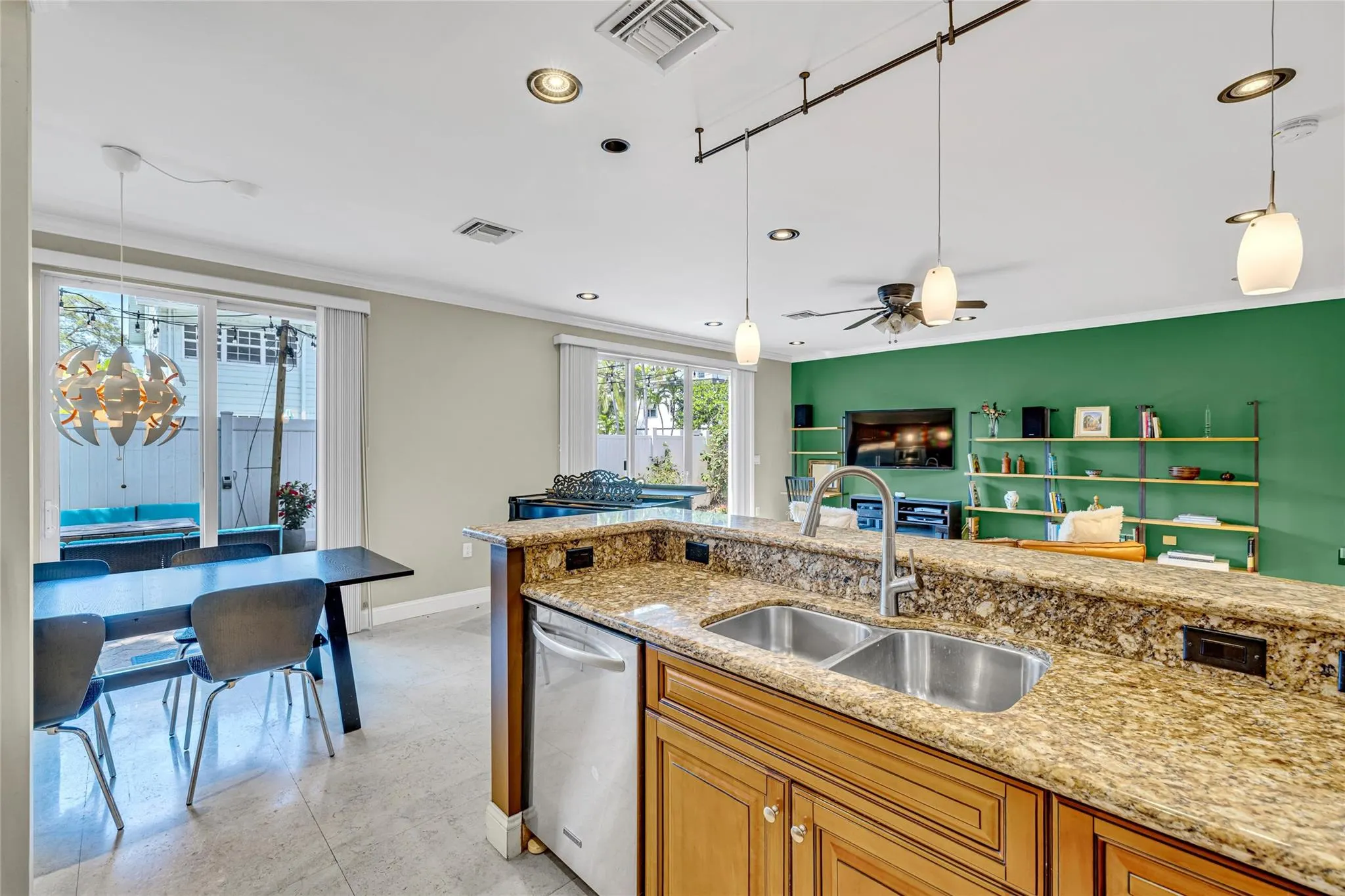 488 SW 5th Ave, #488