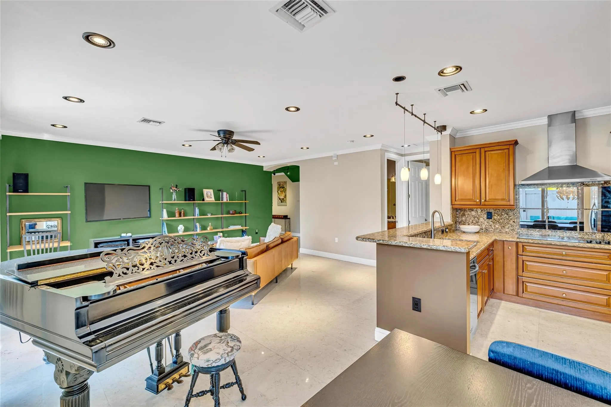 488 SW 5th Ave, #488