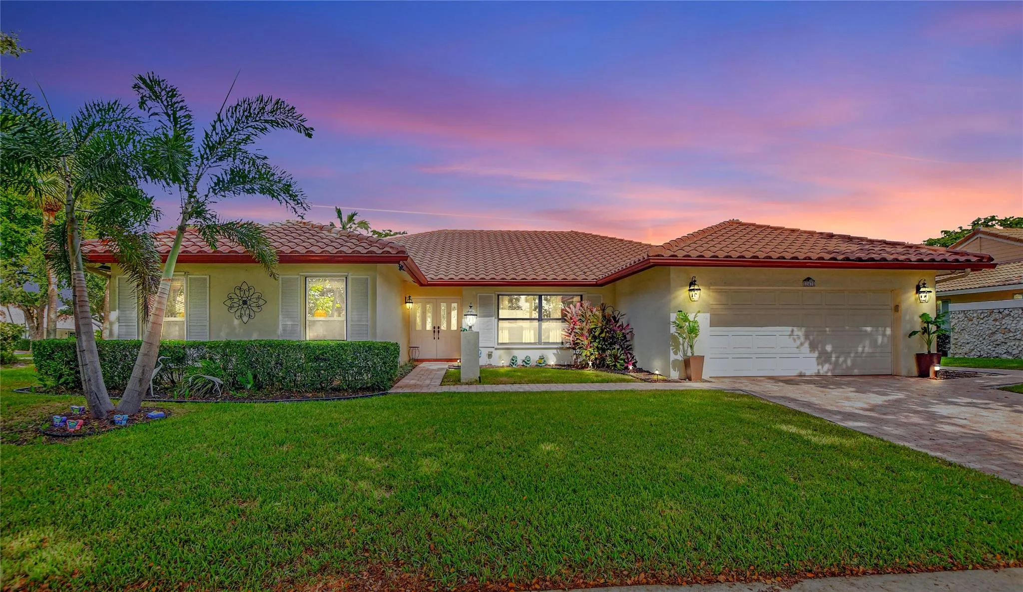243 WOODLAKE CIRCLE