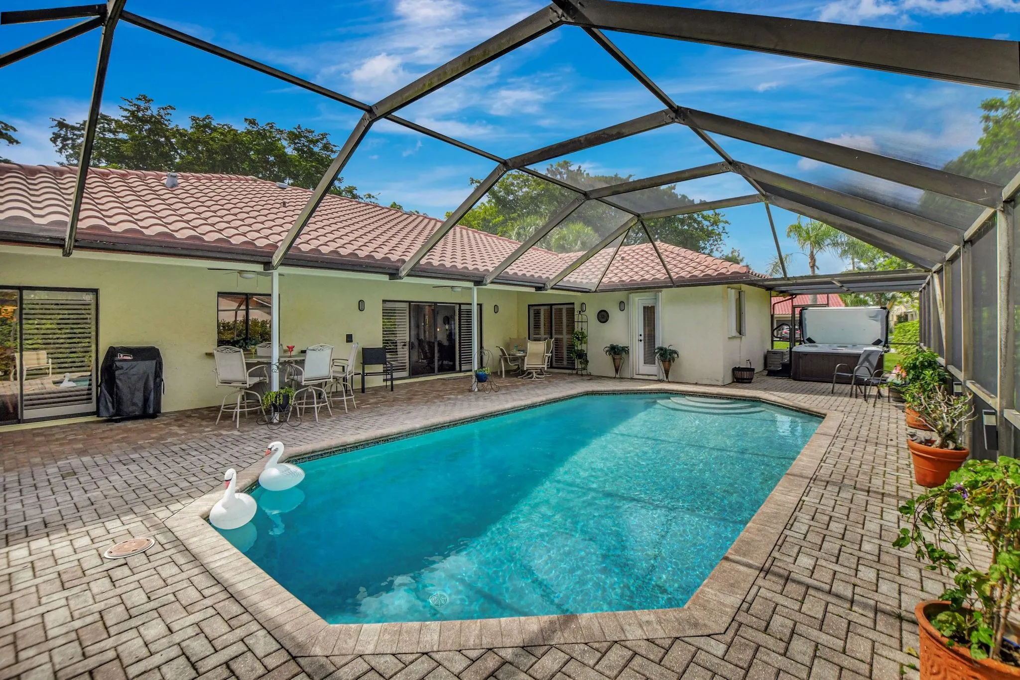 243 WOODLAKE CIRCLE