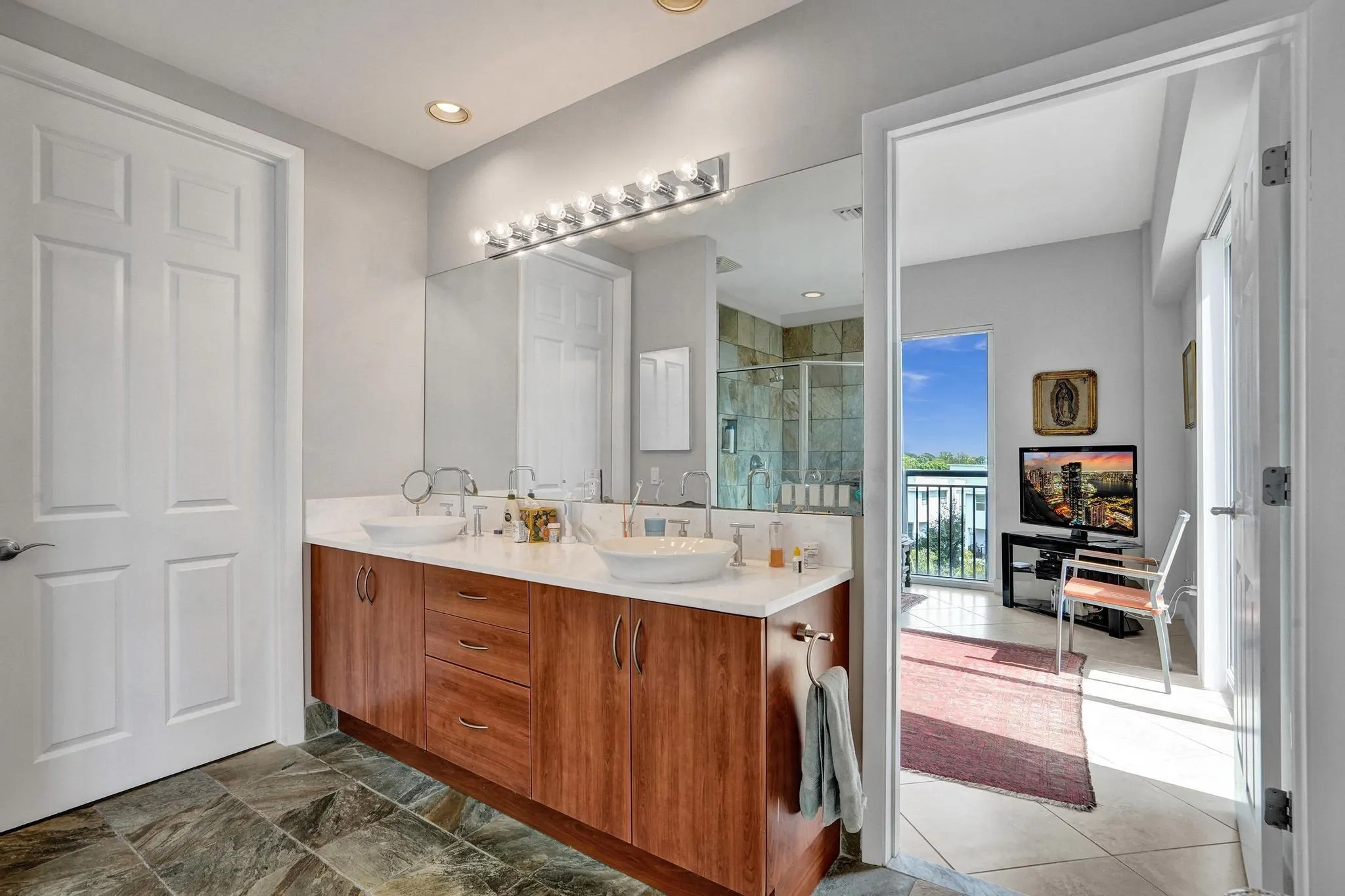 2633 NE 14th Ave, #400