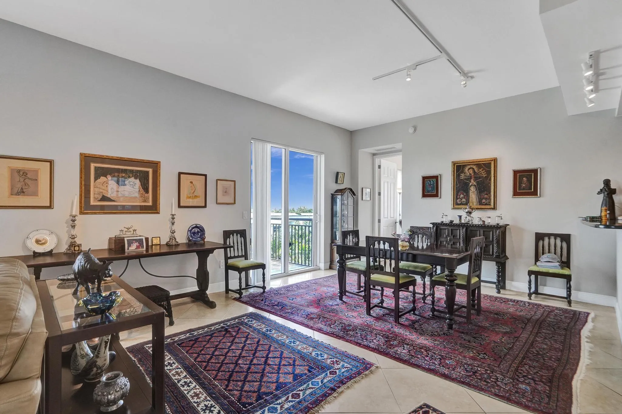2633 NE 14th Ave, #400