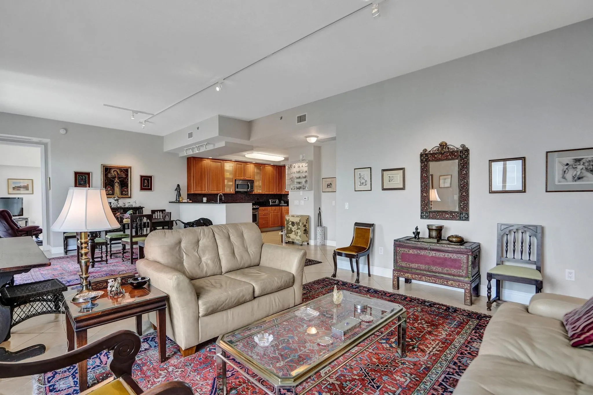 2633 NE 14th Ave, #400