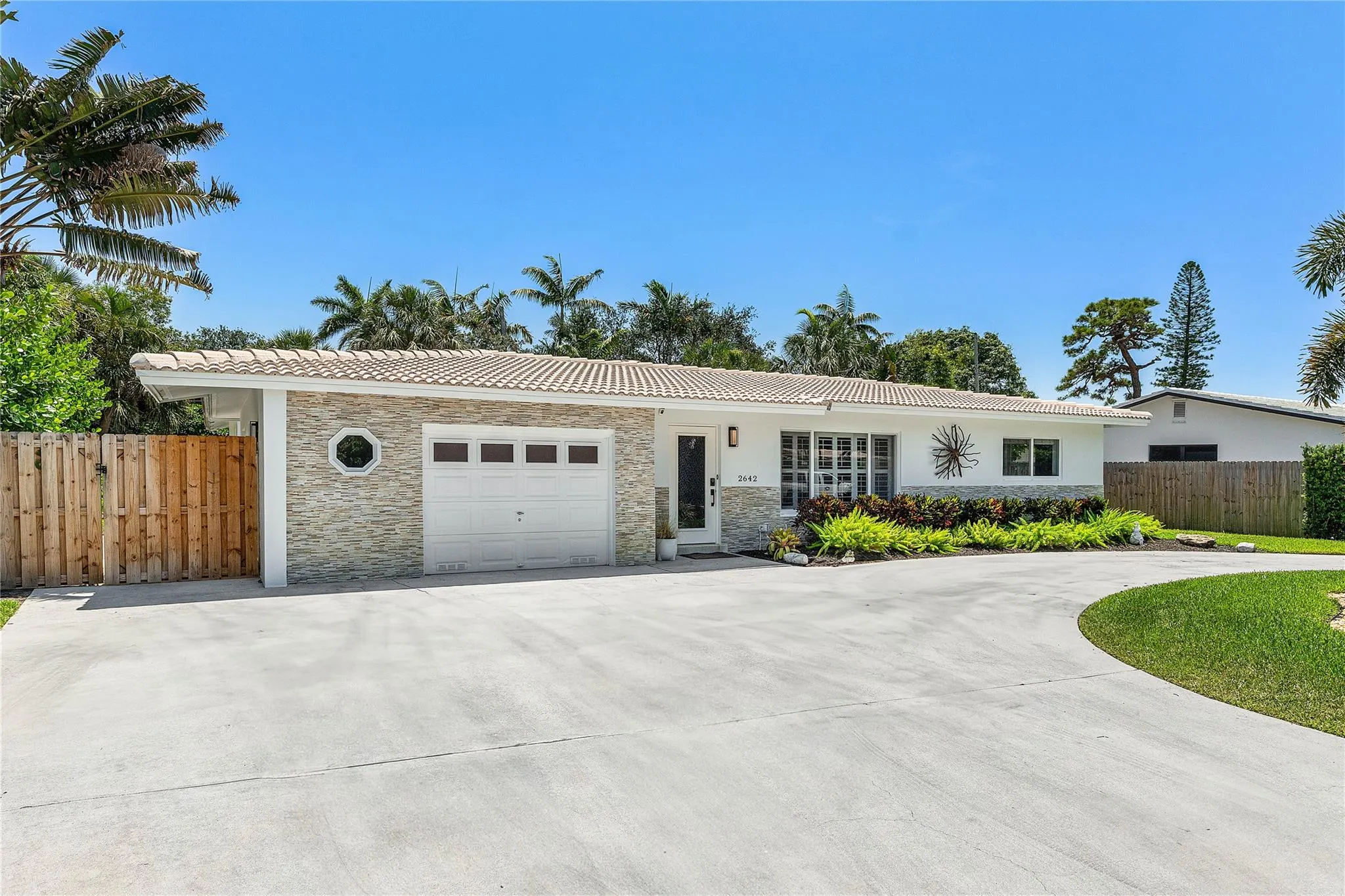 2642 NE 26th Ter