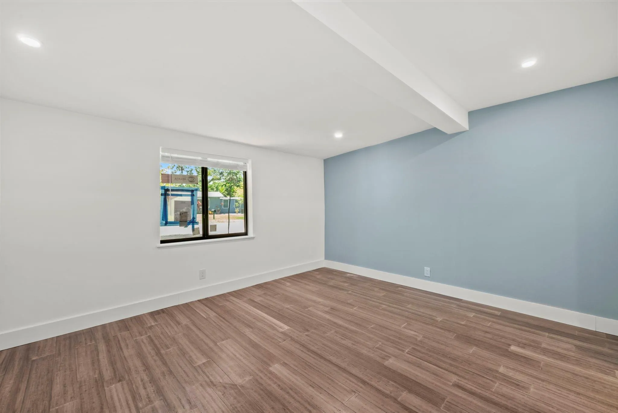 417 NE 26th Dr