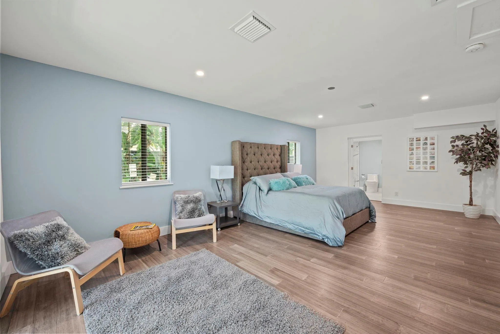 417 NE 26th Dr