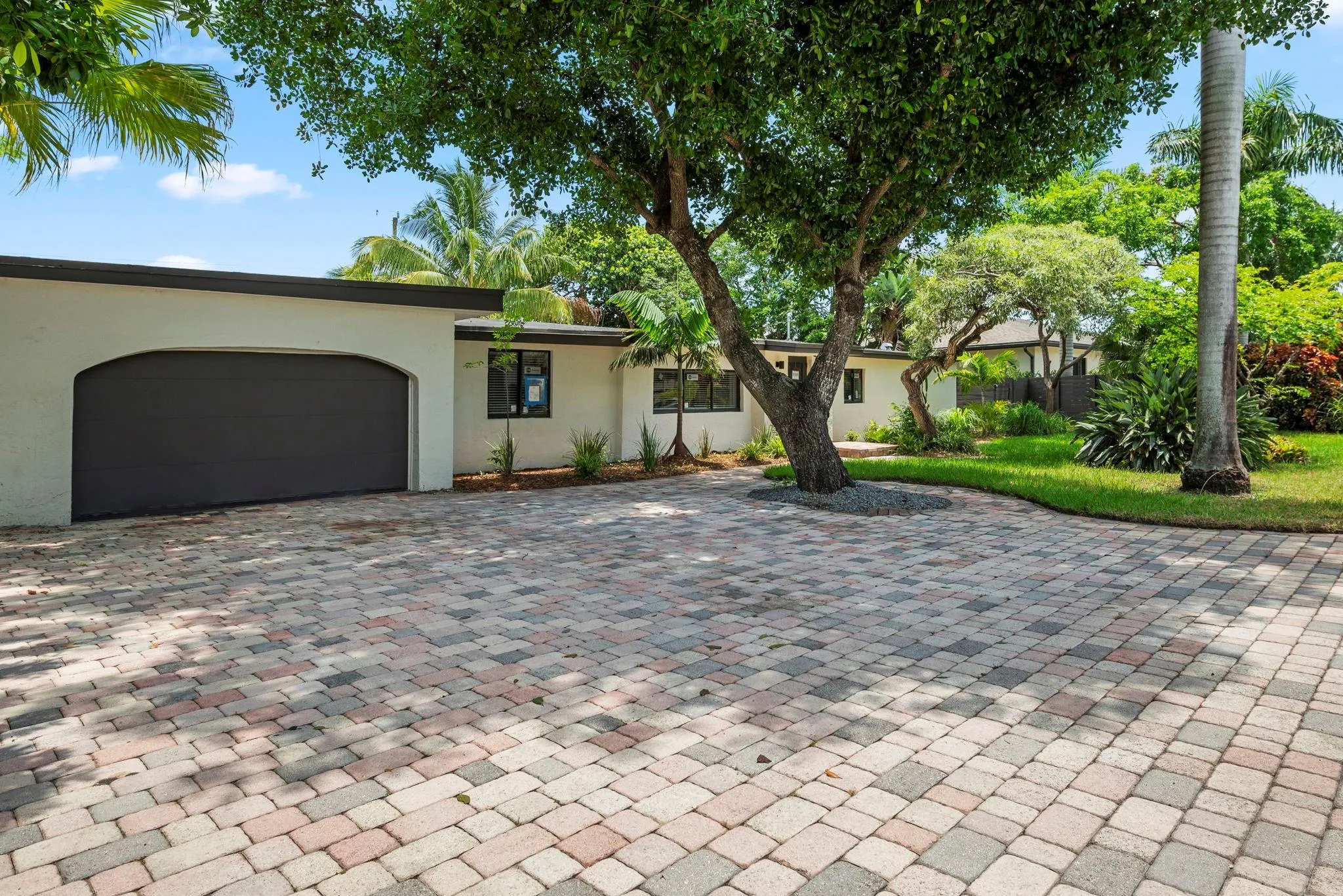417 NE 26th Dr