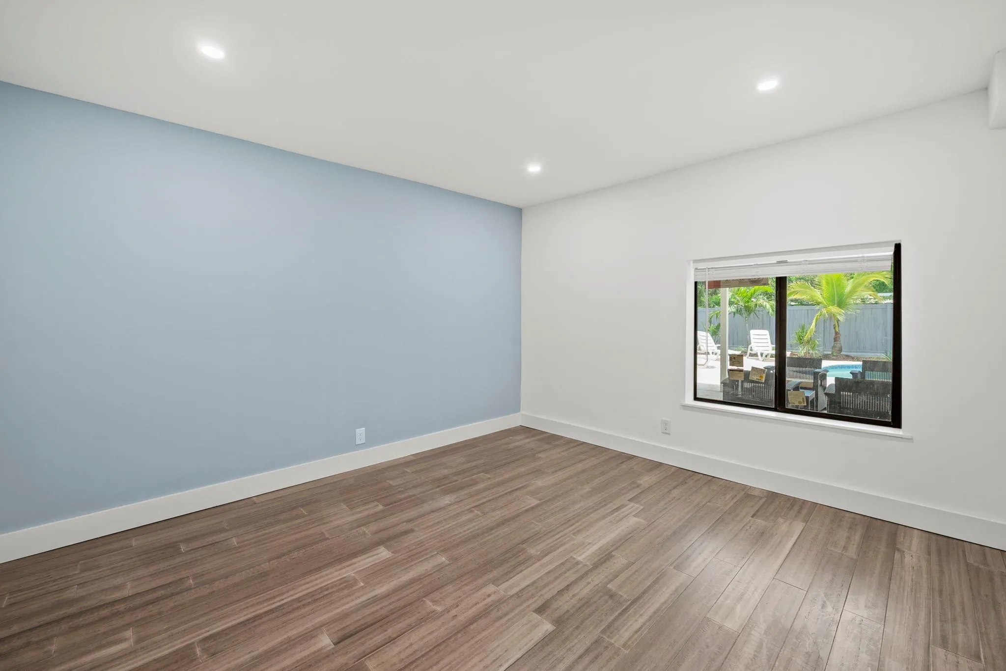 417 NE 26th Dr