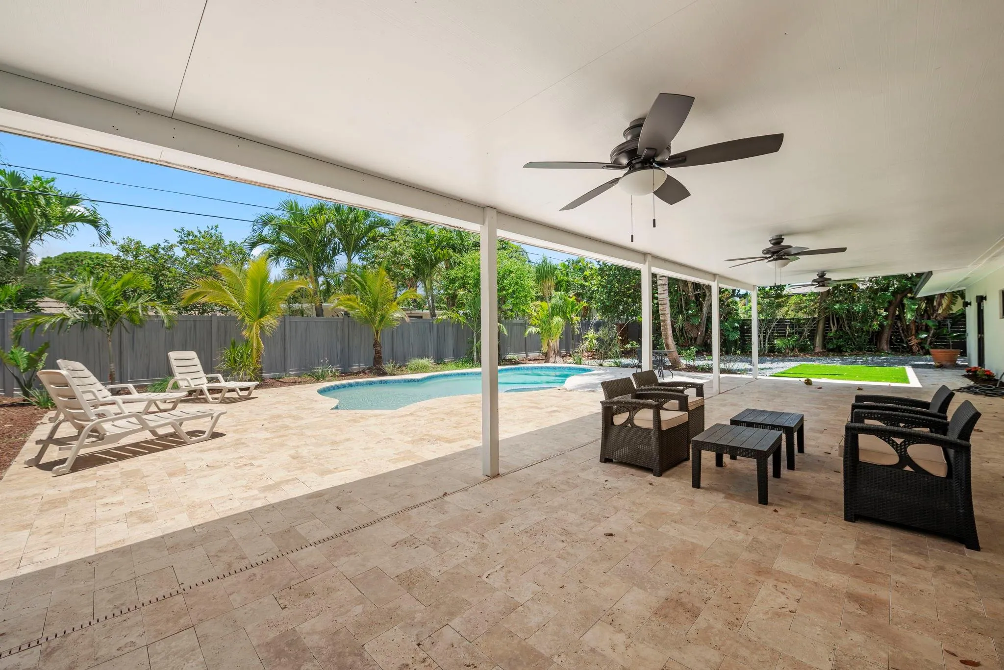 417 NE 26th Dr