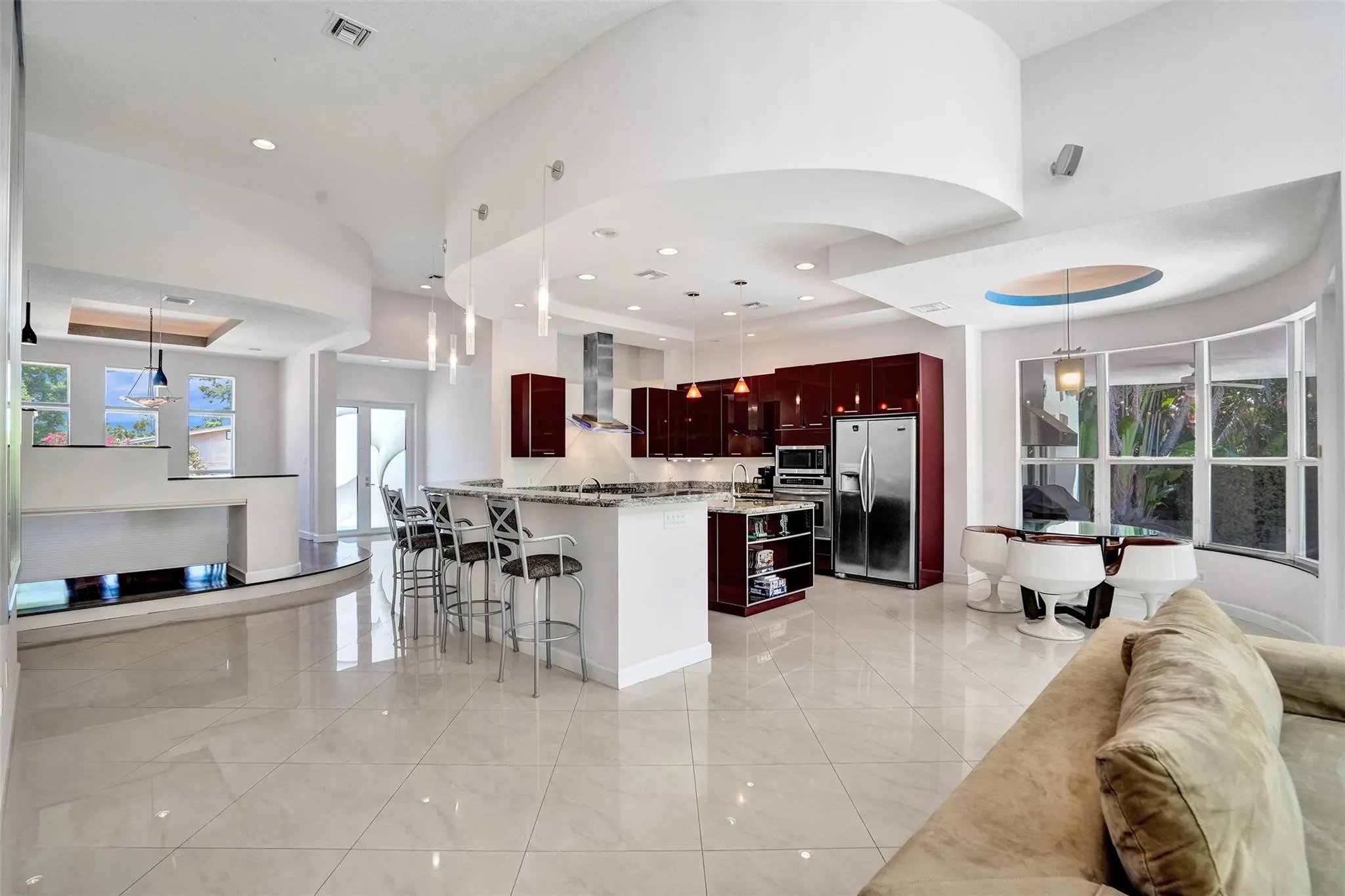 300 NW 21st Ct