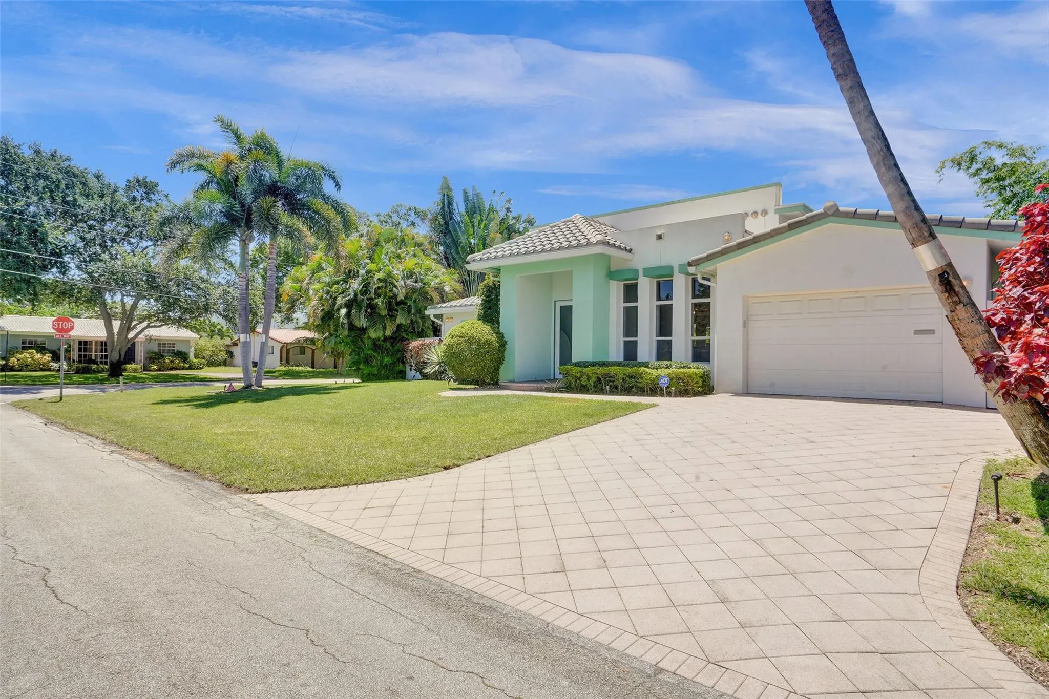 300 NW 21st Ct