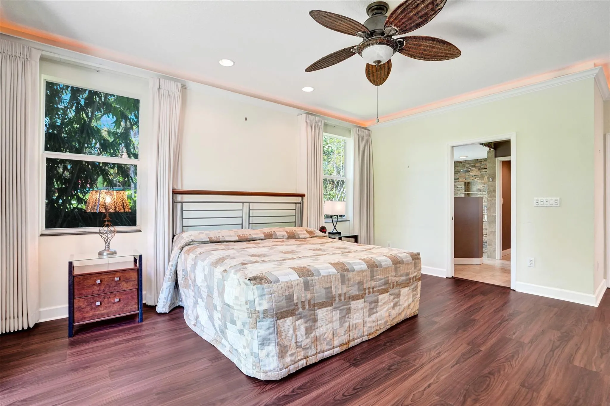 300 NW 21st Ct