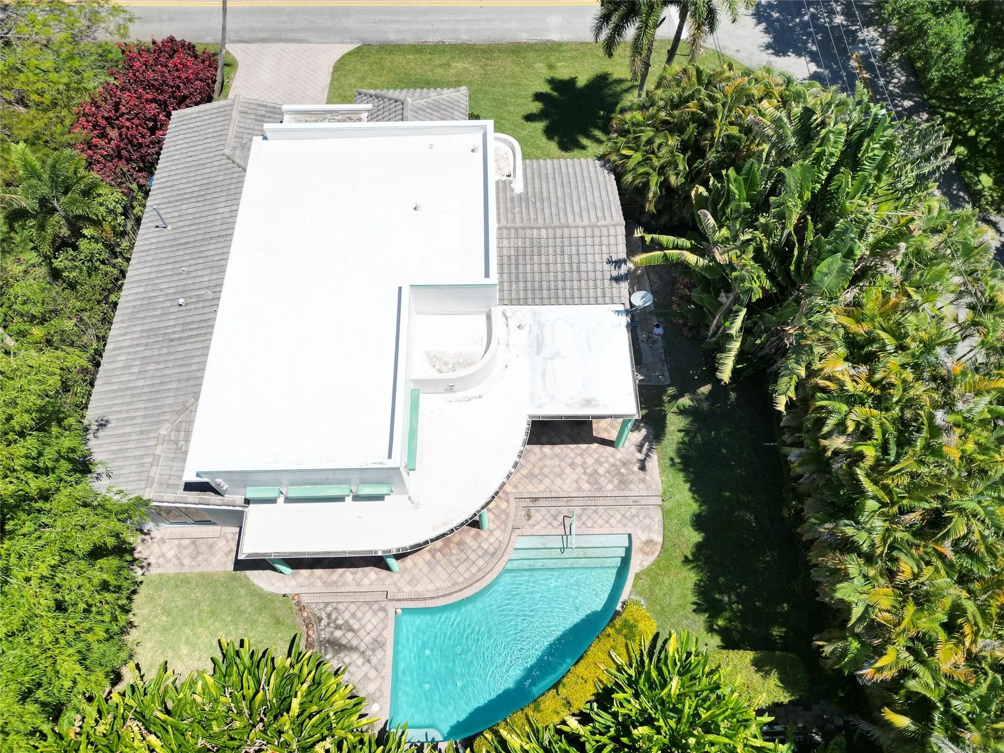300 NW 21st Ct