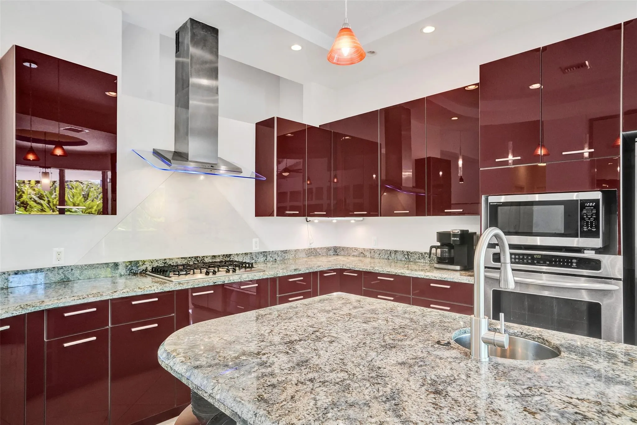 300 NW 21st Ct