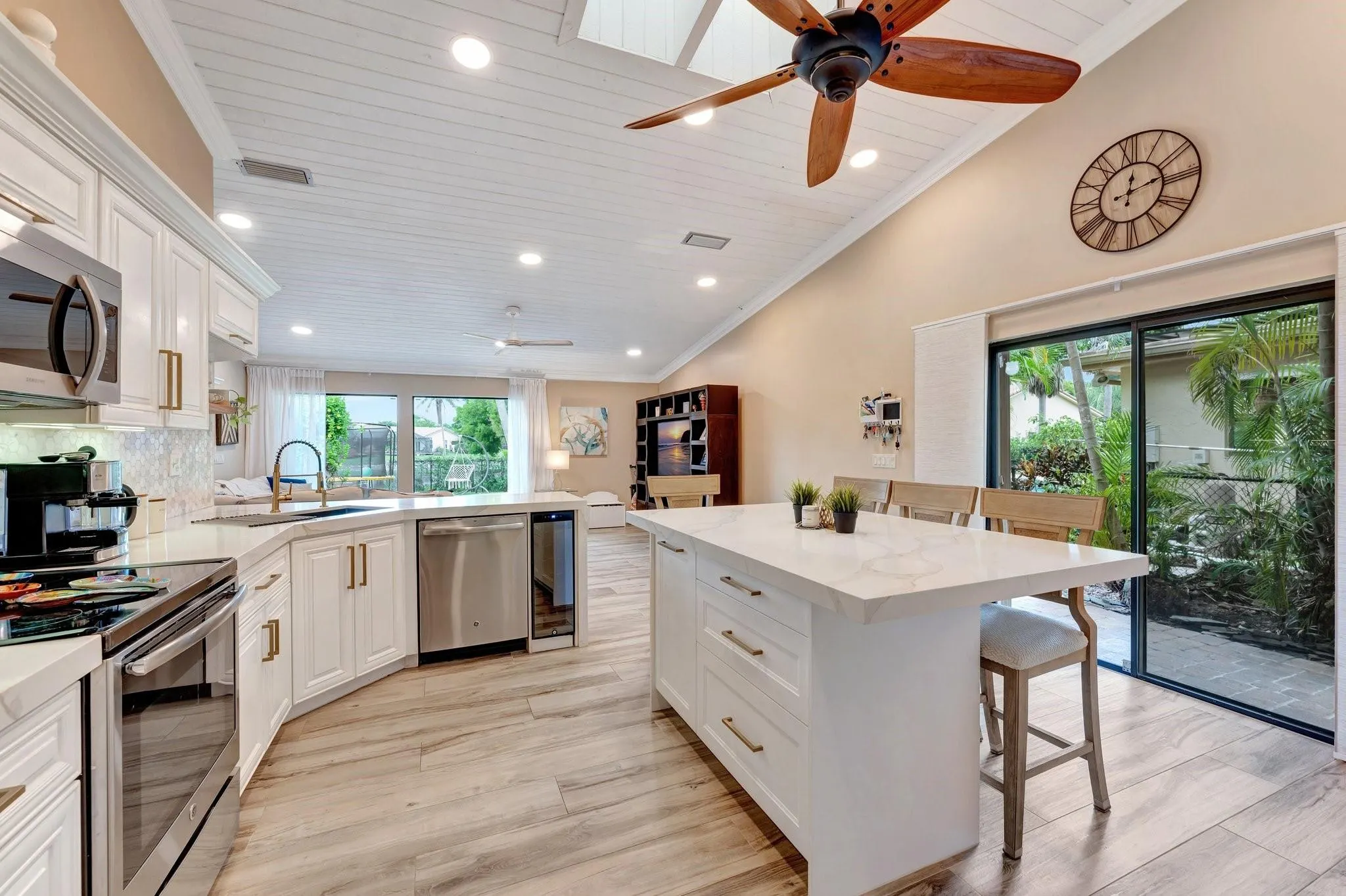 1988 NW 112th Ave