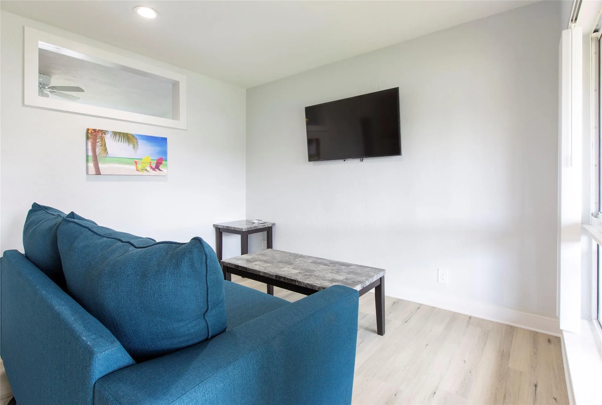 3217 NE 9th St, #8