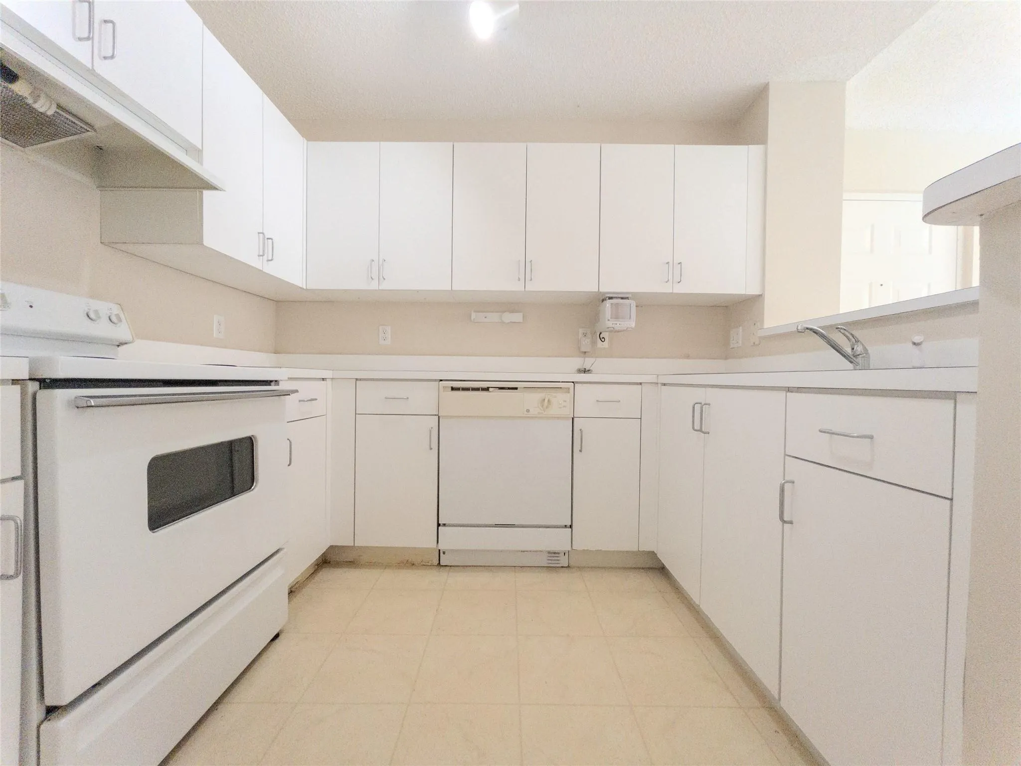 2041 Renaissance Blvd, #202