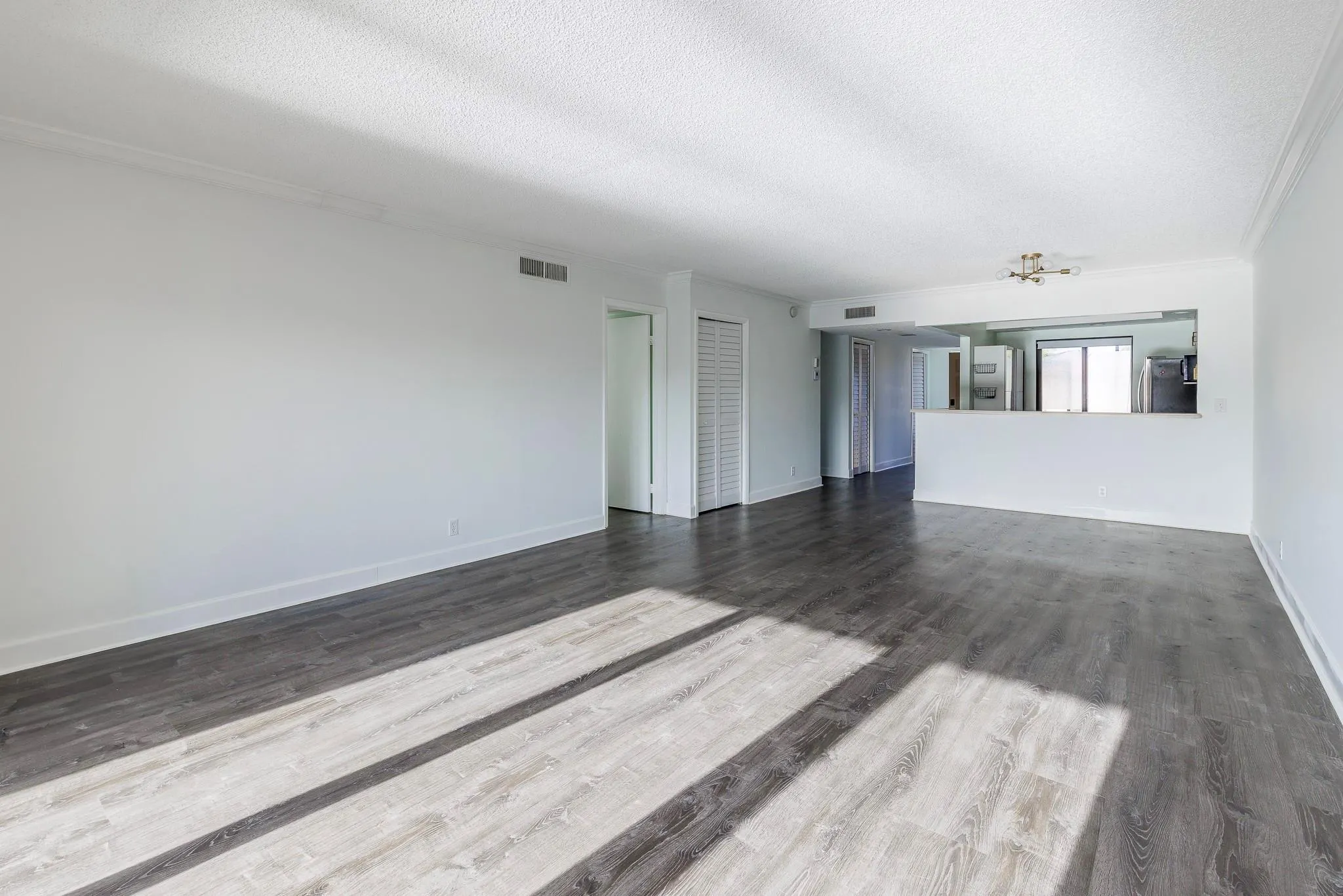 374 Lakeview Dr, #203