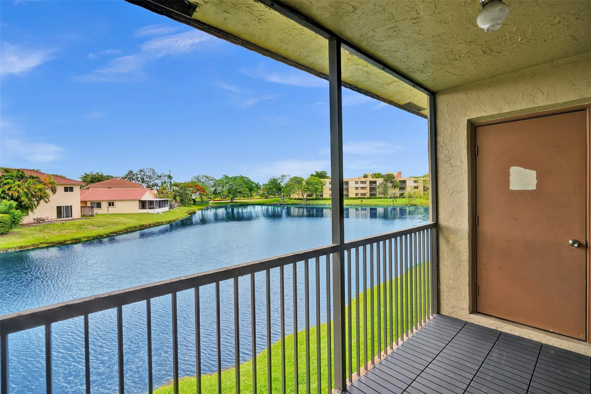 374 Lakeview Dr, #203