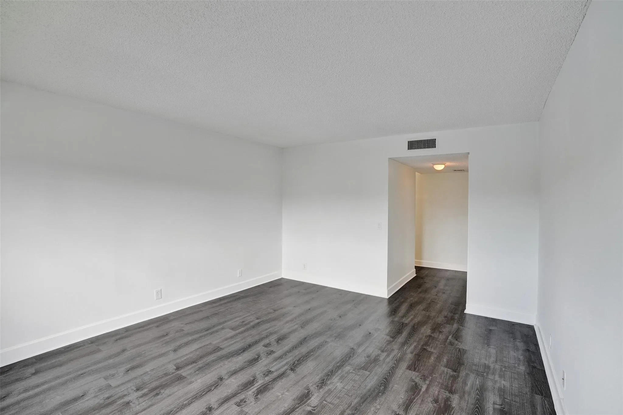 374 Lakeview Dr, #203