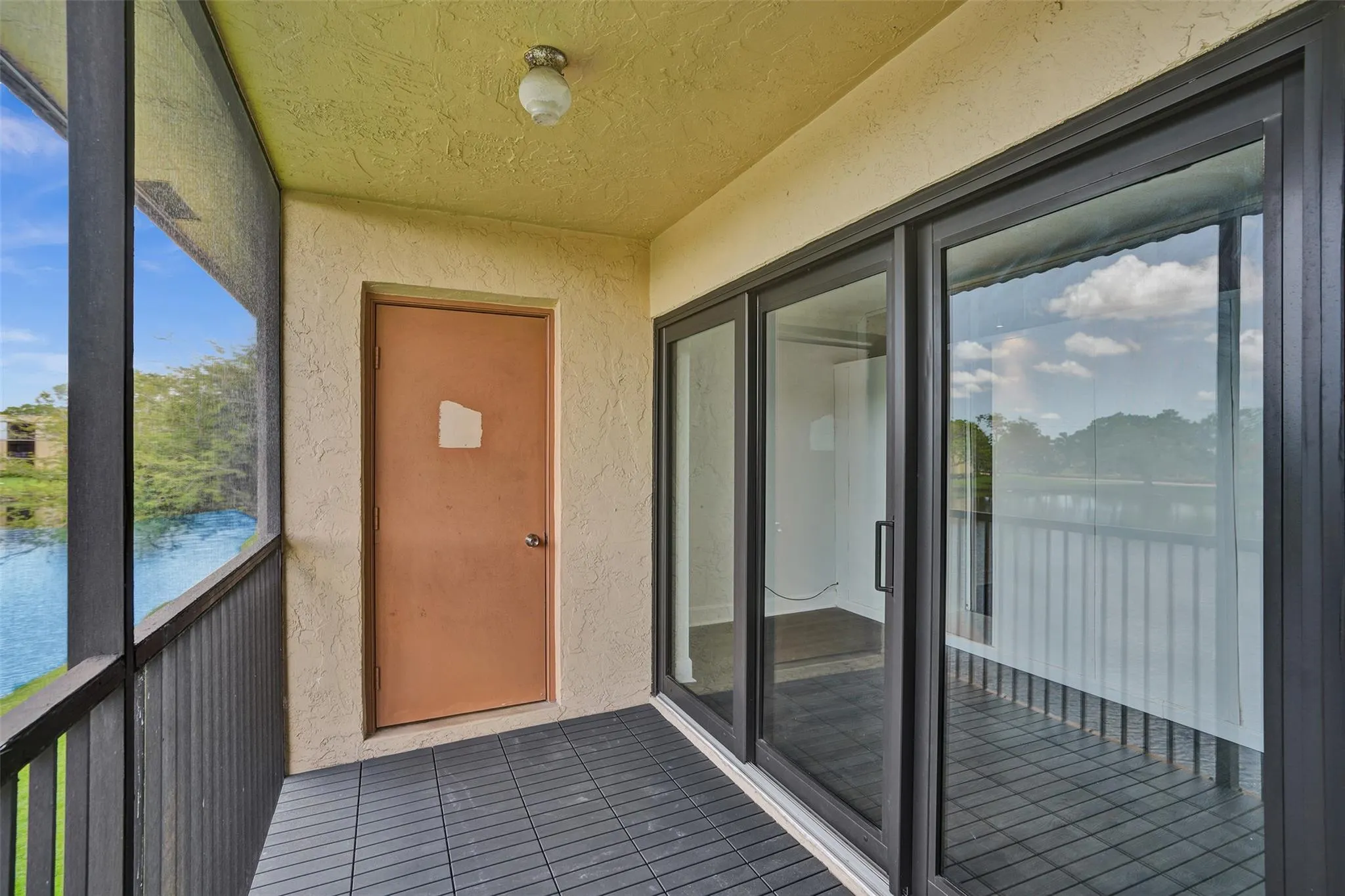 374 Lakeview Dr, #203