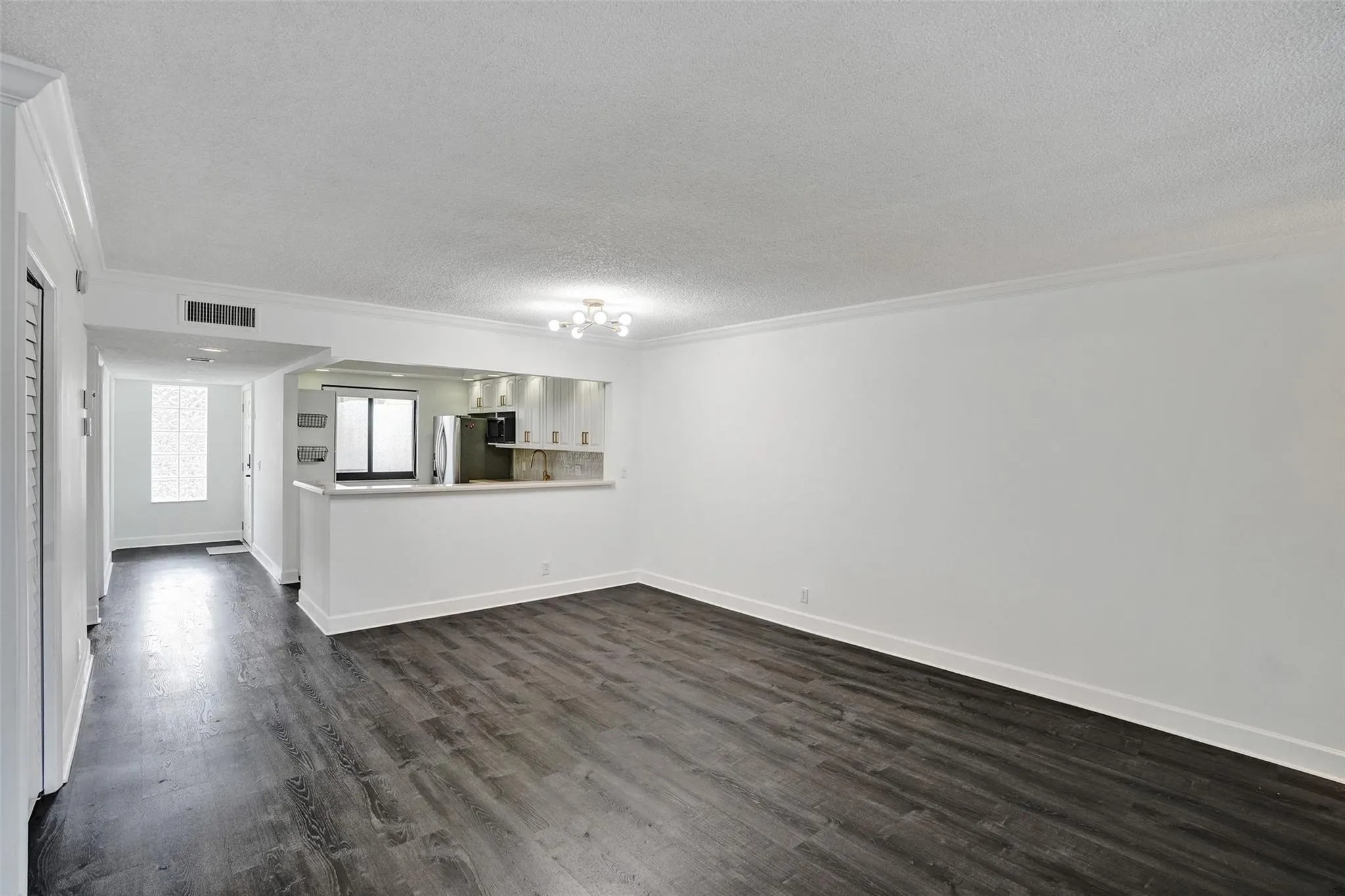 374 Lakeview Dr, #203