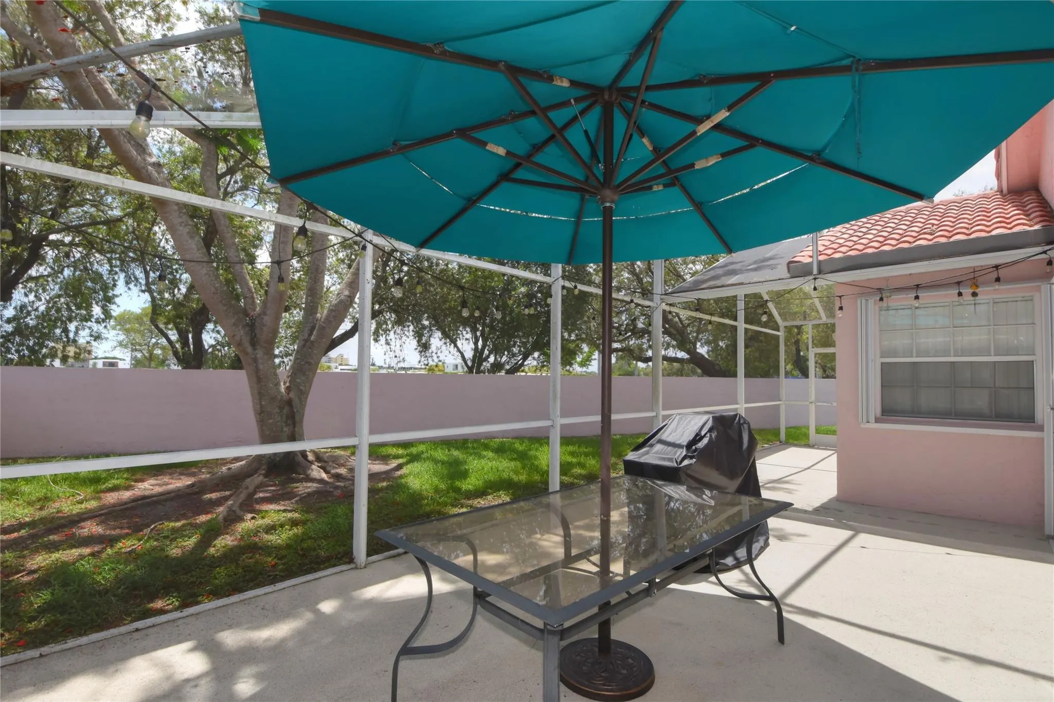 98 Gables Blvd