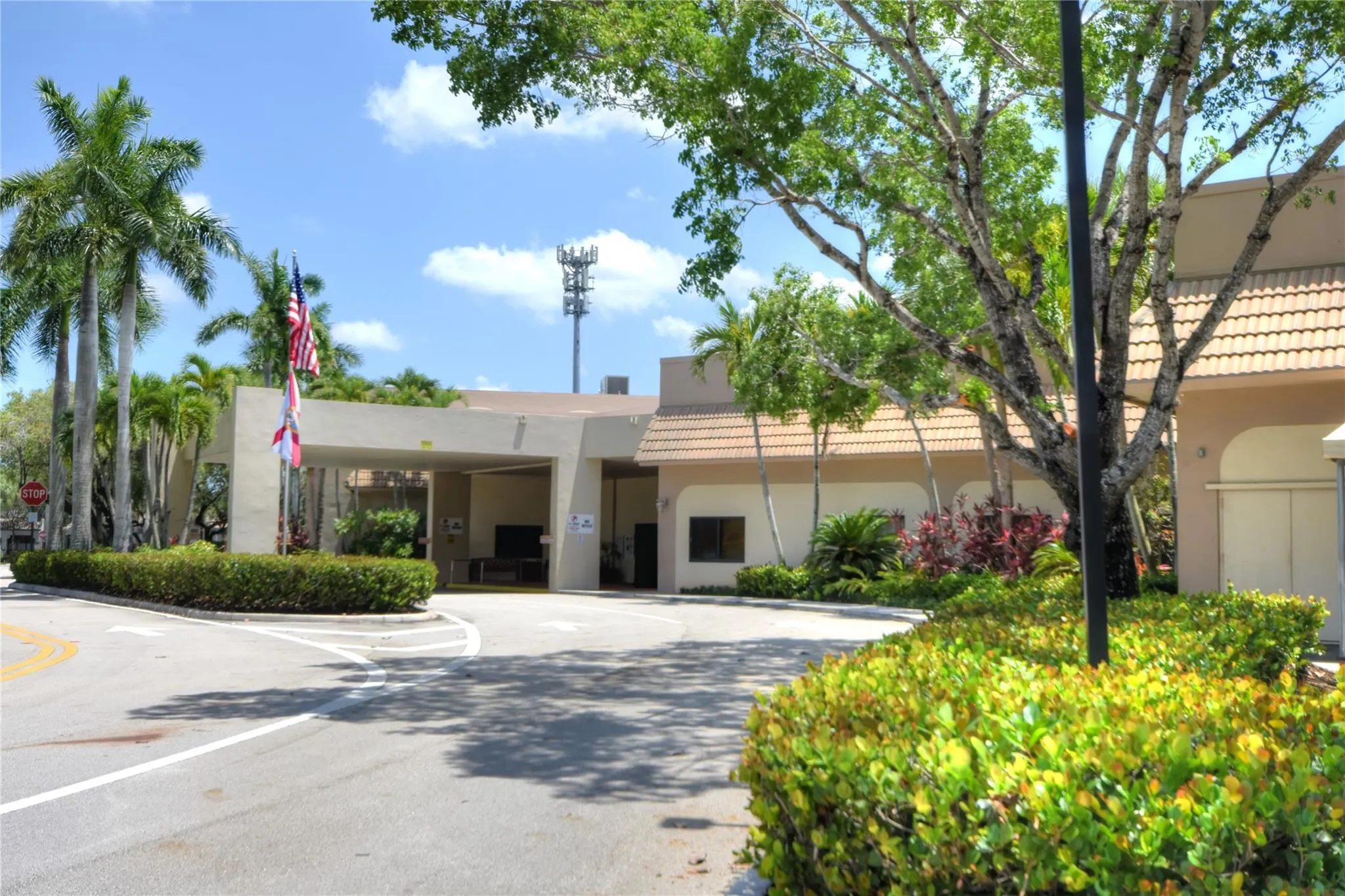 98 Gables Blvd