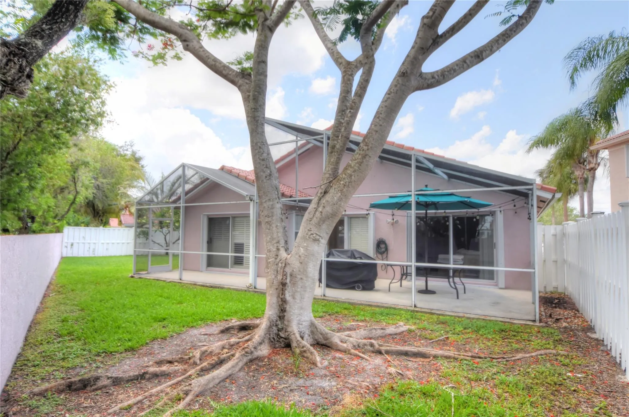 98 Gables Blvd