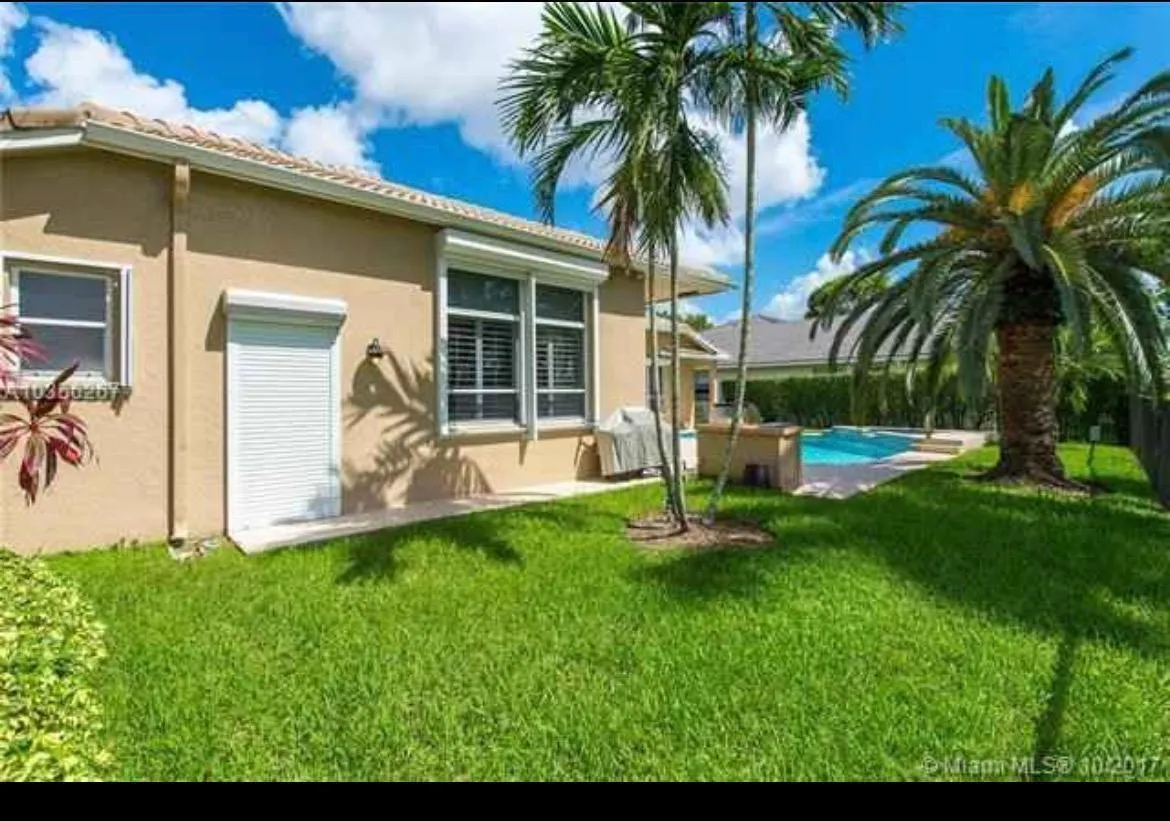 2481 Eagle Run Dr