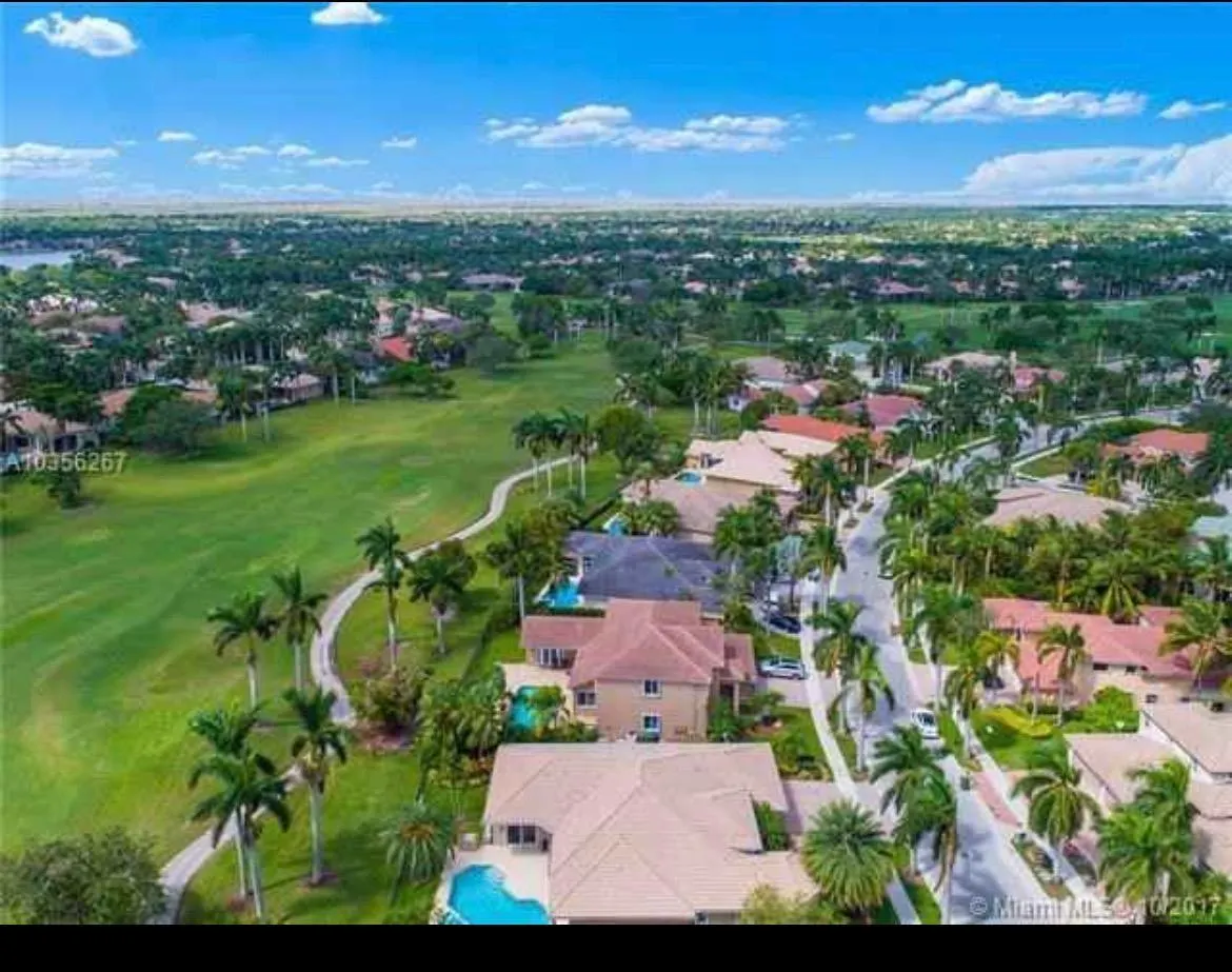 2481 Eagle Run Dr