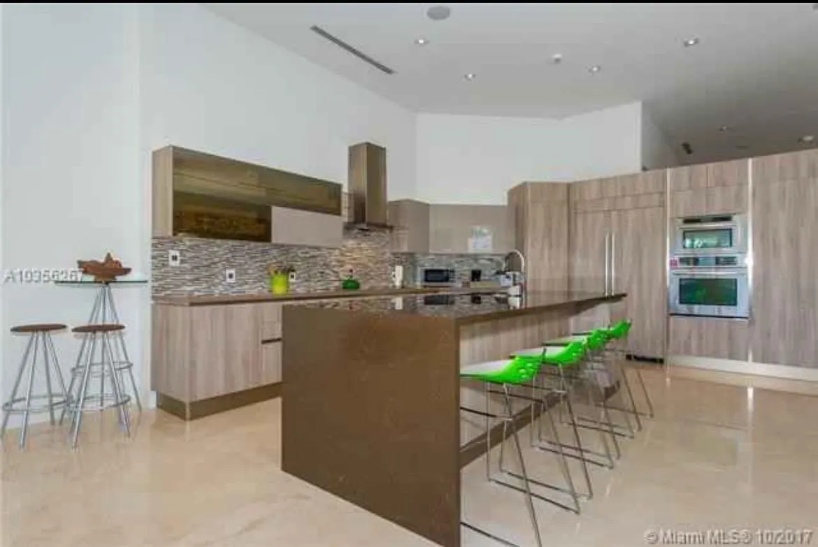 2481 Eagle Run Dr