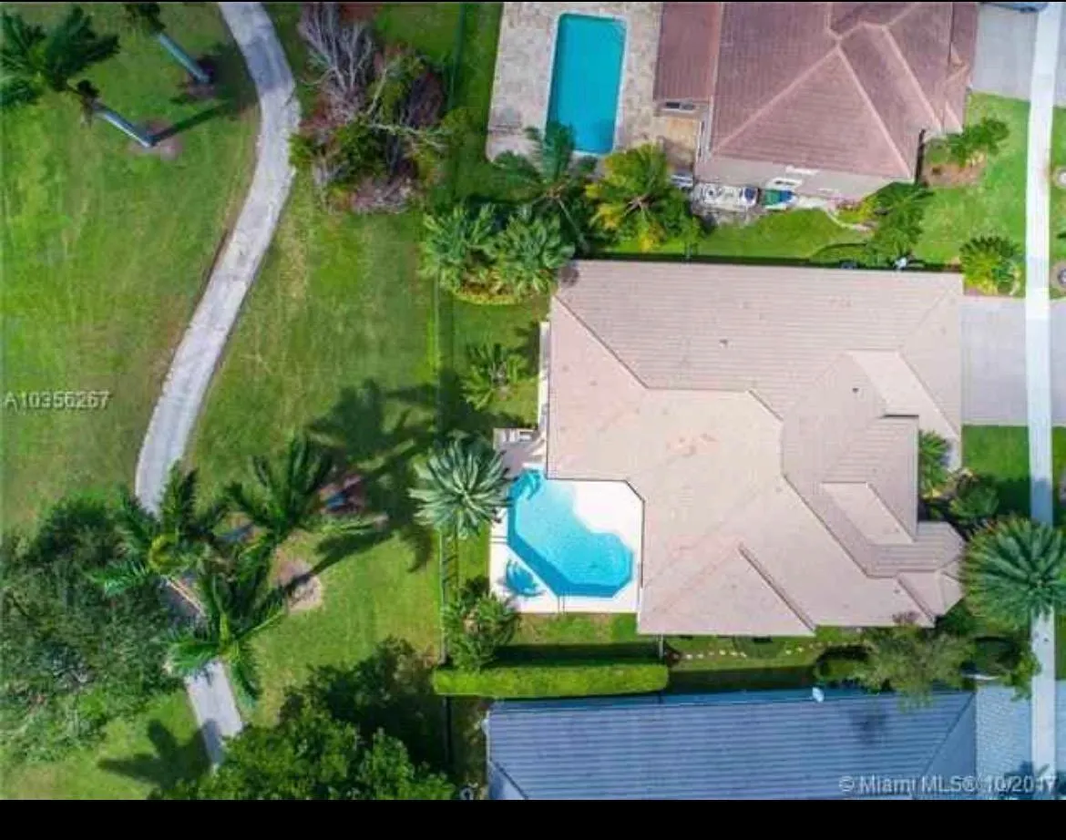 2481 Eagle Run Dr