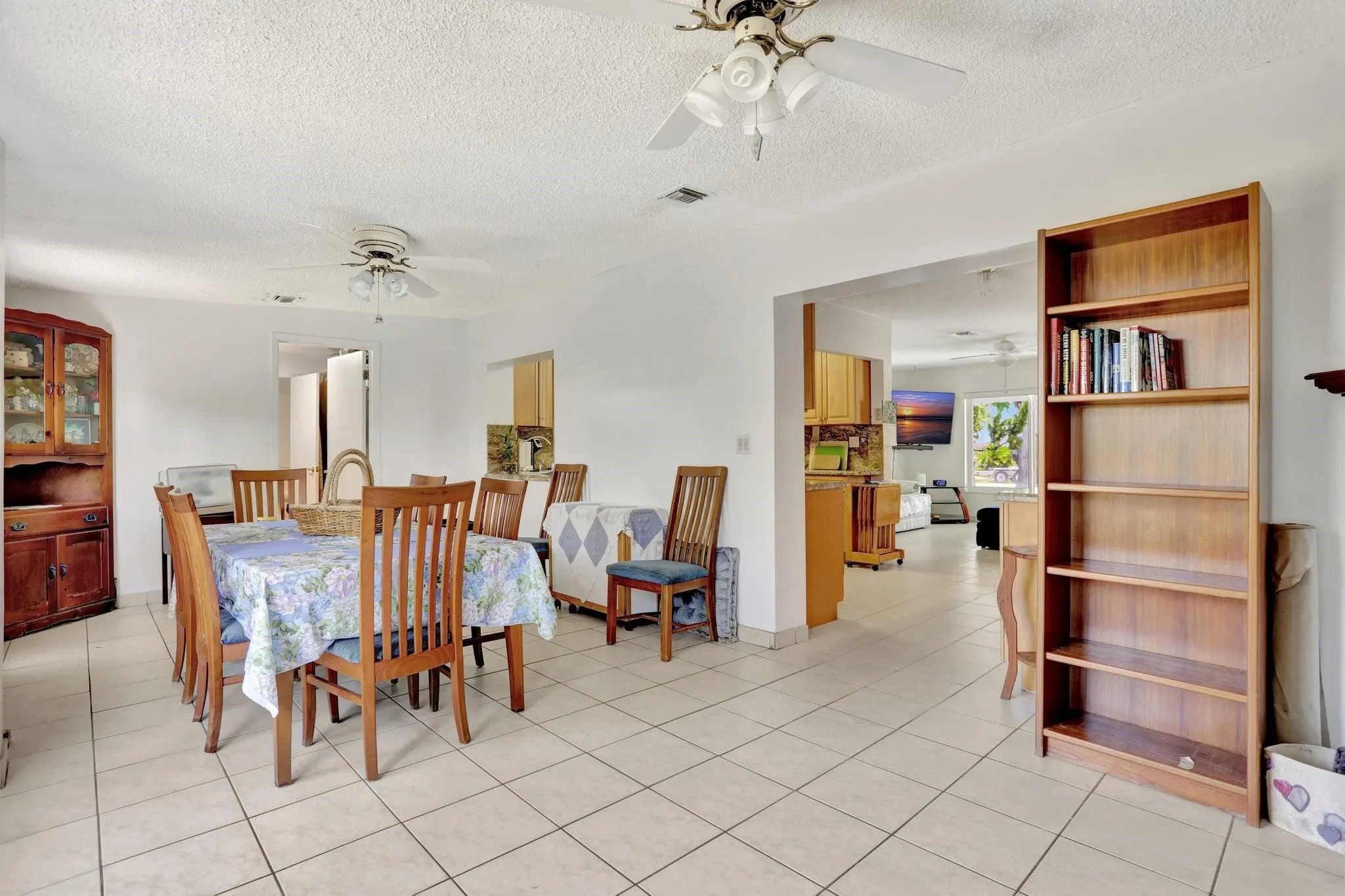 217 SW 9th Ct