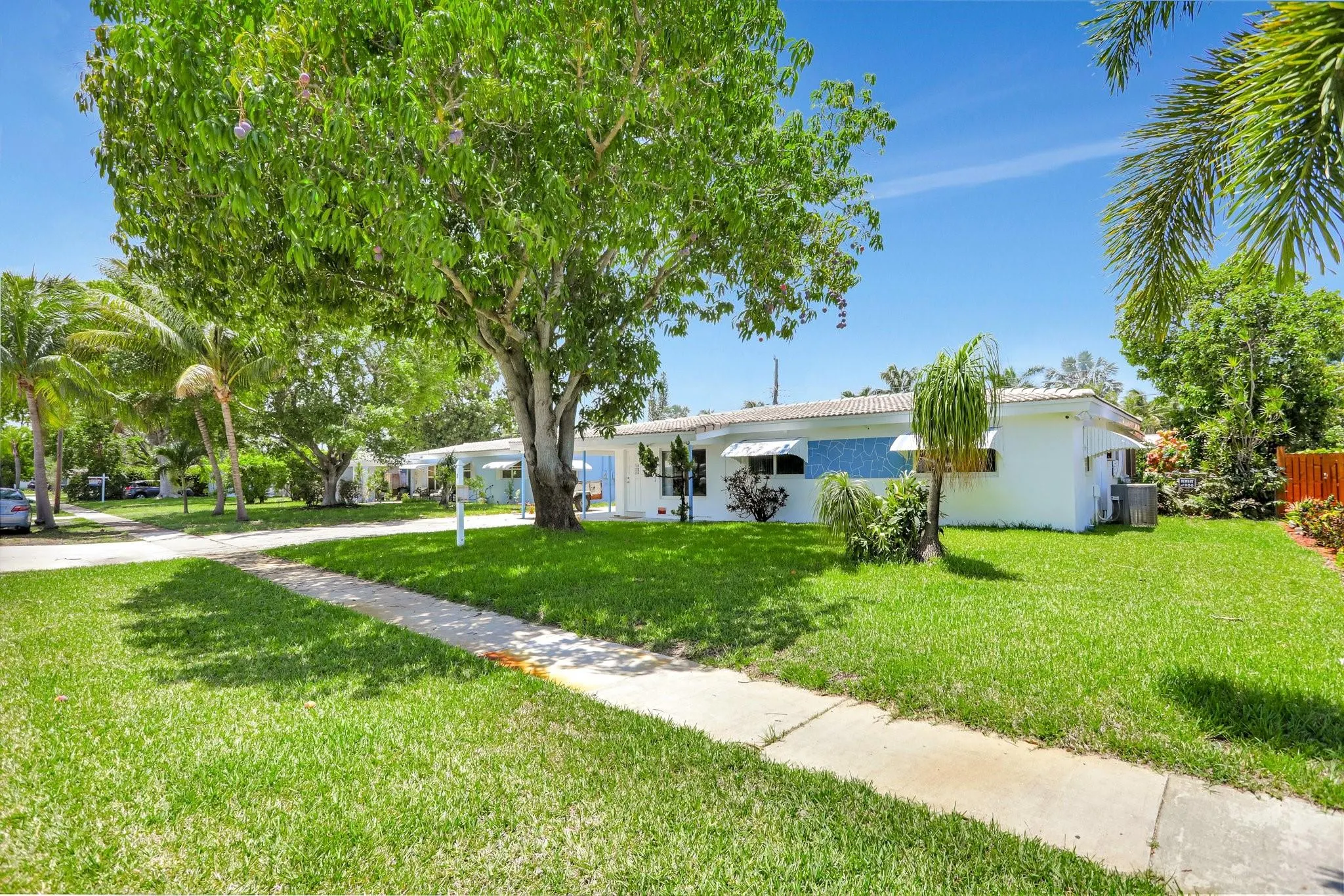 217 SW 9th Ct