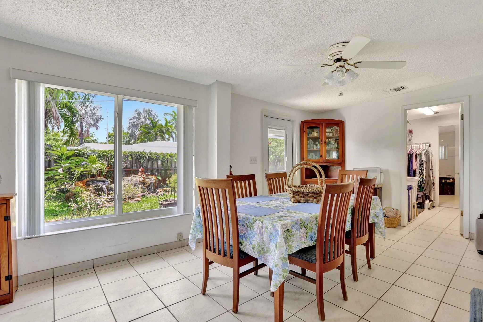 217 SW 9th Ct