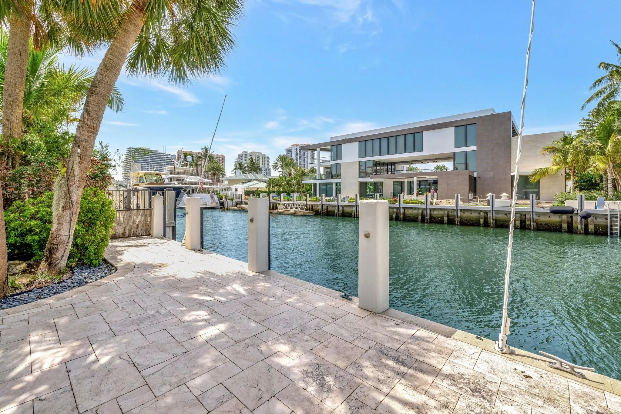 2632 Sea Island Dr